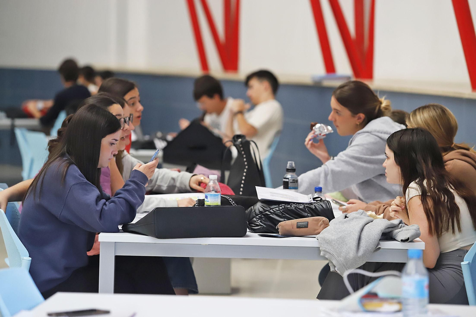 Imágenes del comienzo de las pruebas de evaluación para el acceso a la universidad en Huelva