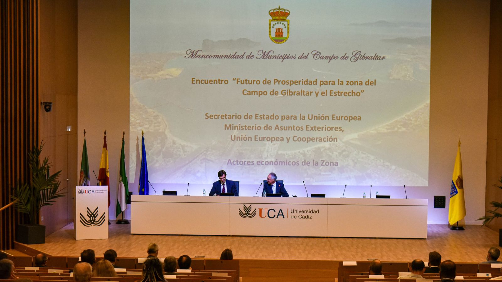 Fotos de la reunión del secretario de estado para la UE y los aalcaldes del Campo de Gibraltar