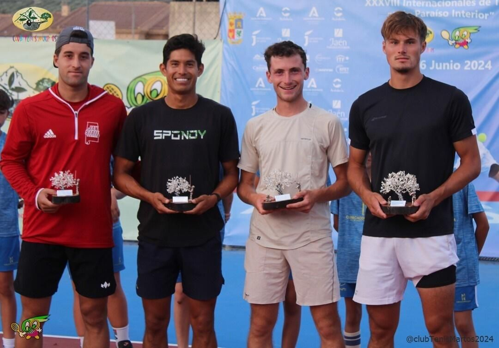 Bouquier y Bertrand, junto a Alvarado y Marrero, ganadores y finalistas en dobles, respectivamente.