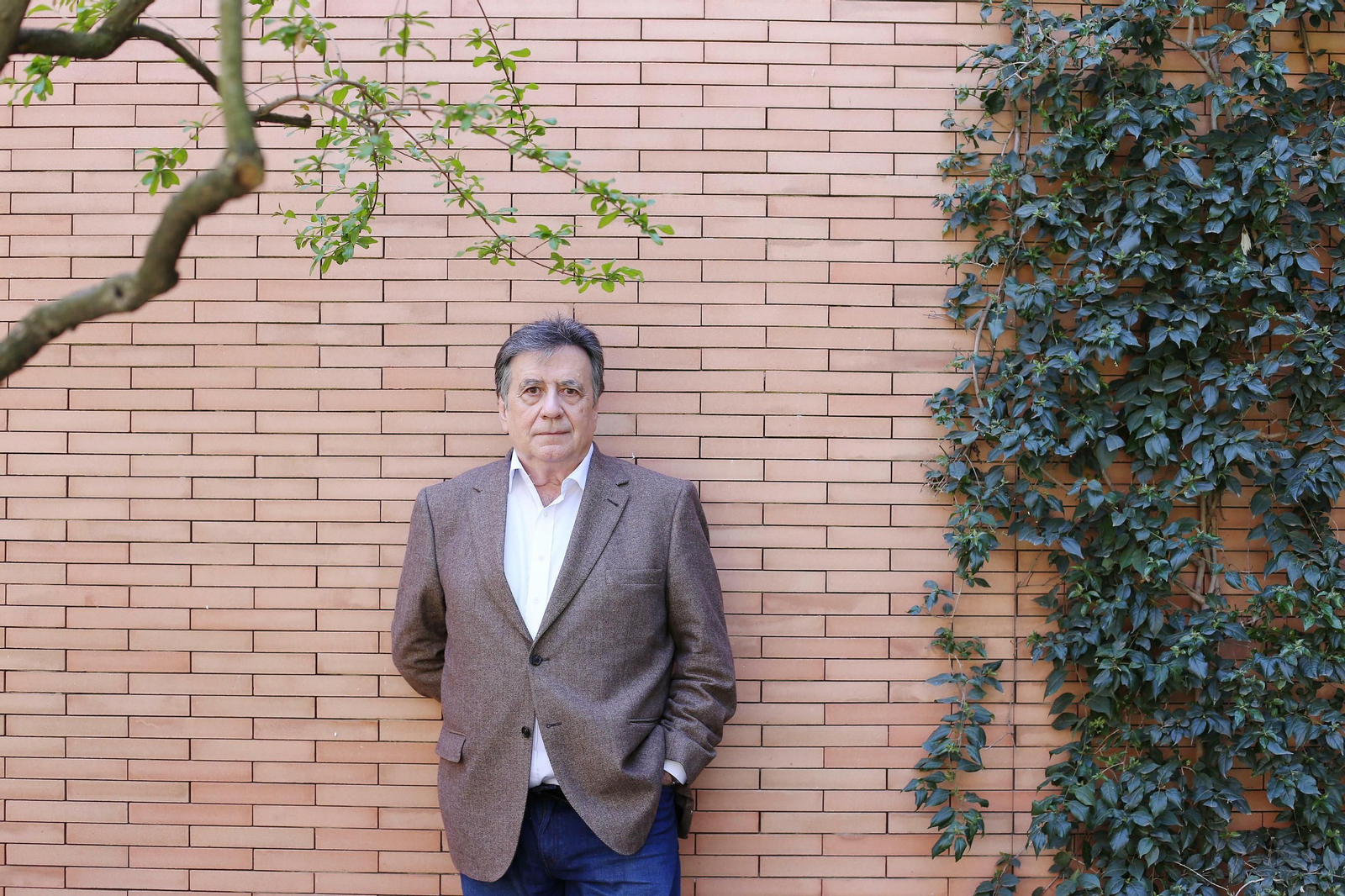 Luis Landero (Alburquerque, Badajoz, 1948), este martes durante su visita a Sevilla.