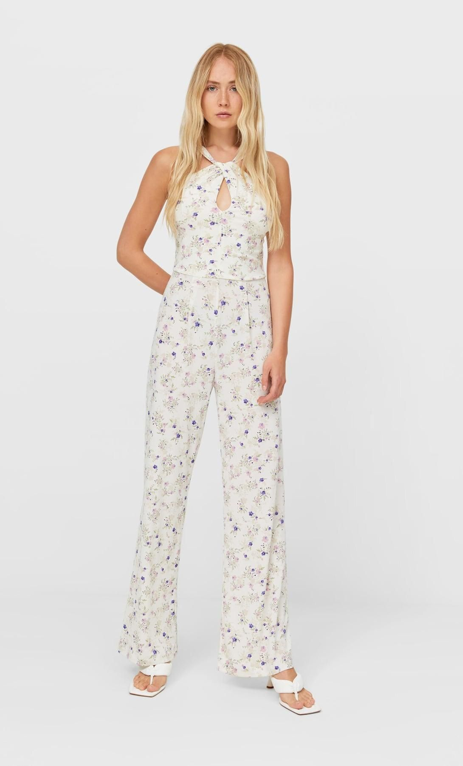 Mono de flores de Stradivarius.