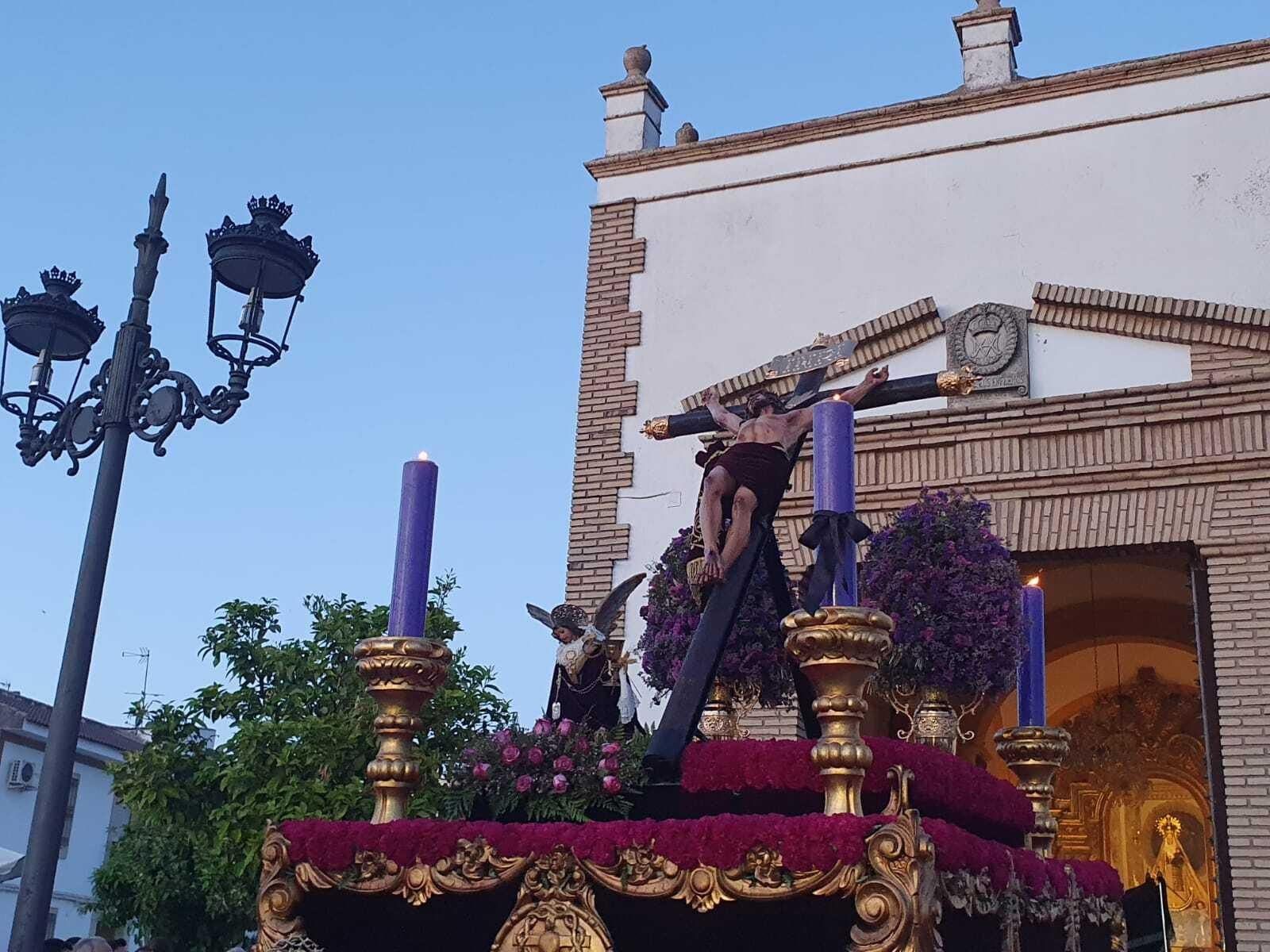 Martes Santo en Castro del Río: La procesión del Cristo de la Salud, en imágenes