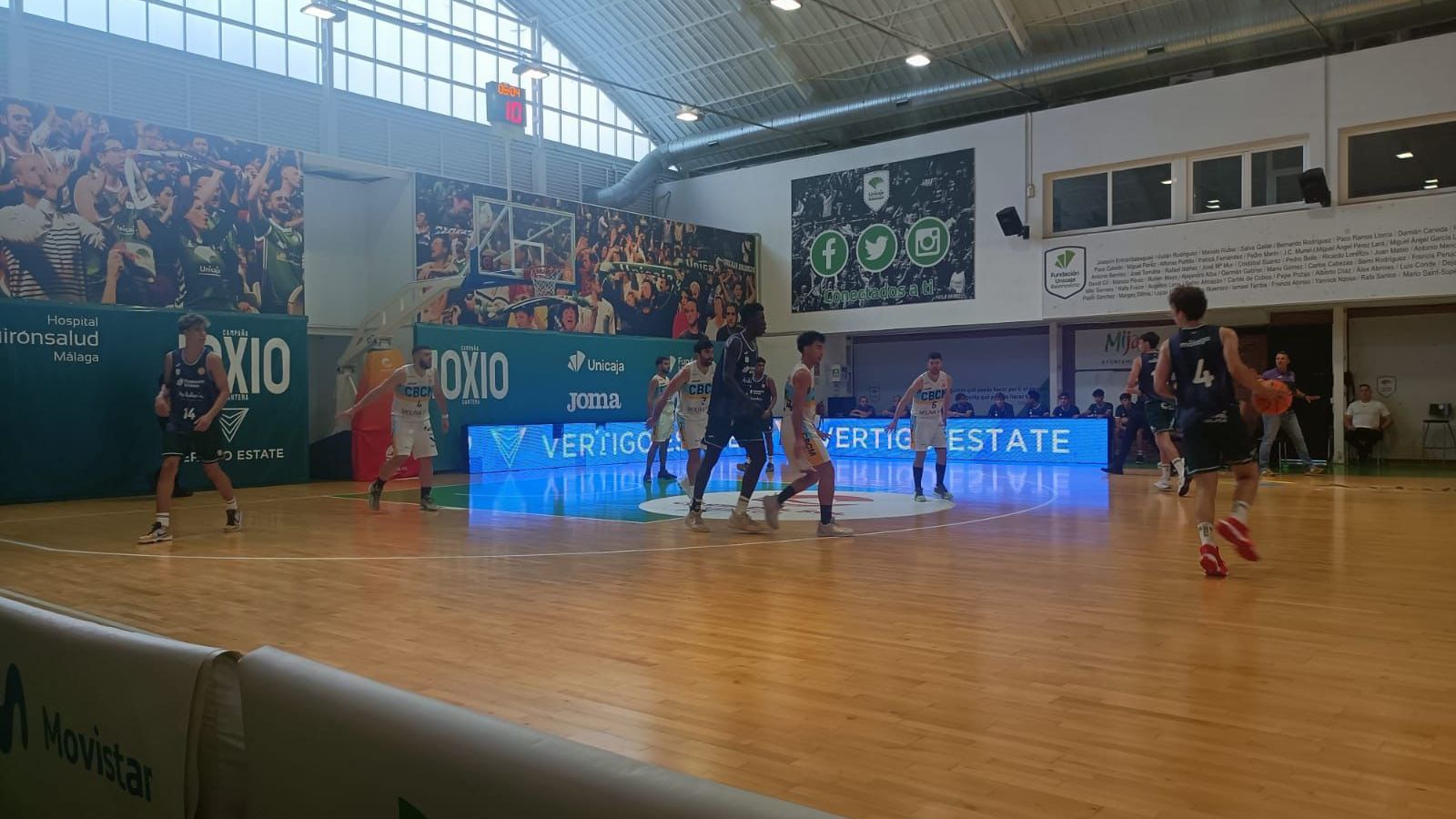 Ibon Navarro presencia el gran debut del Unicaja Andalucía en Tercera FEB
