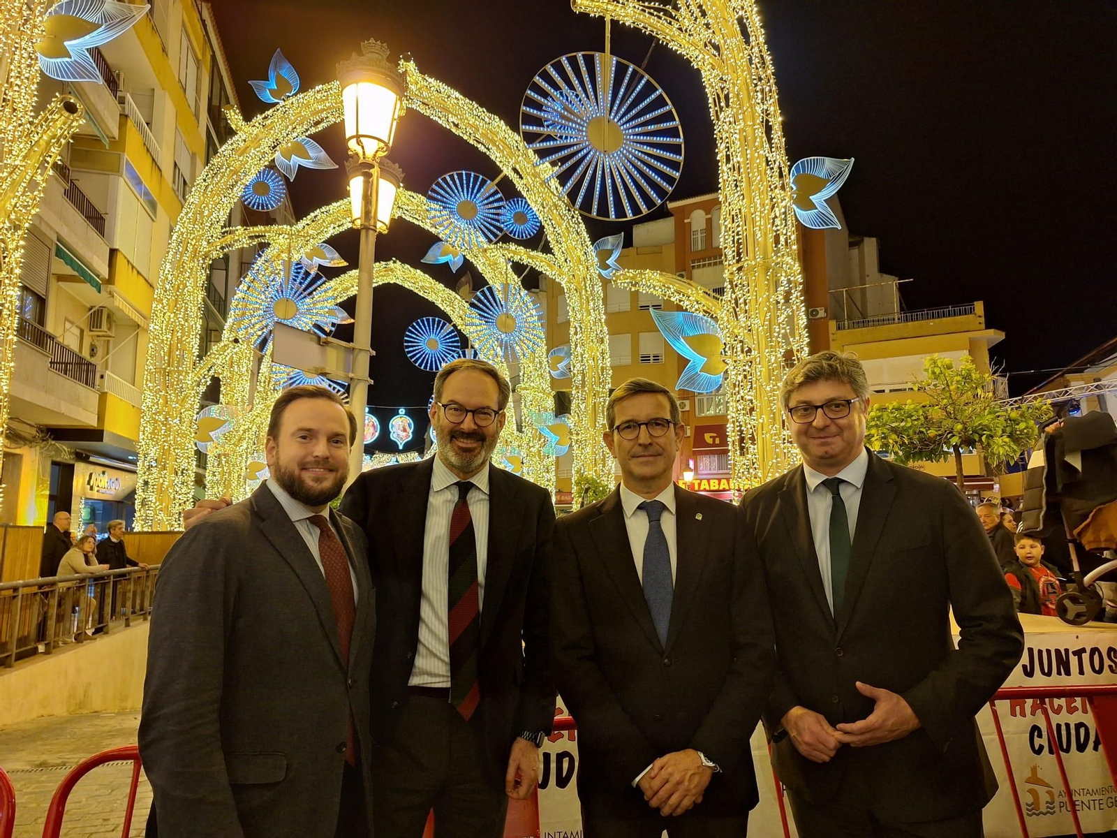 Puente Genil enciende la Navidad, en imágenes Puente Genil enciende la Navidad, en imágenes