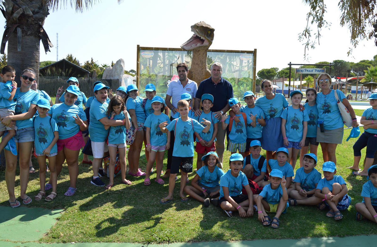 Varios momentos de la jornada de fin de curso celebrada ayer en la  localidad de Cartaya.