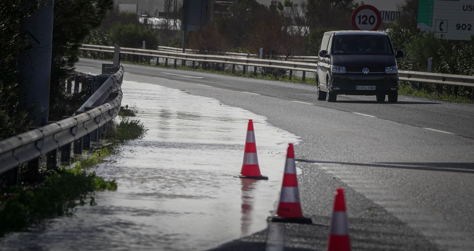Intensa jornada en las zonas inundadas de Jerez, en imágenes