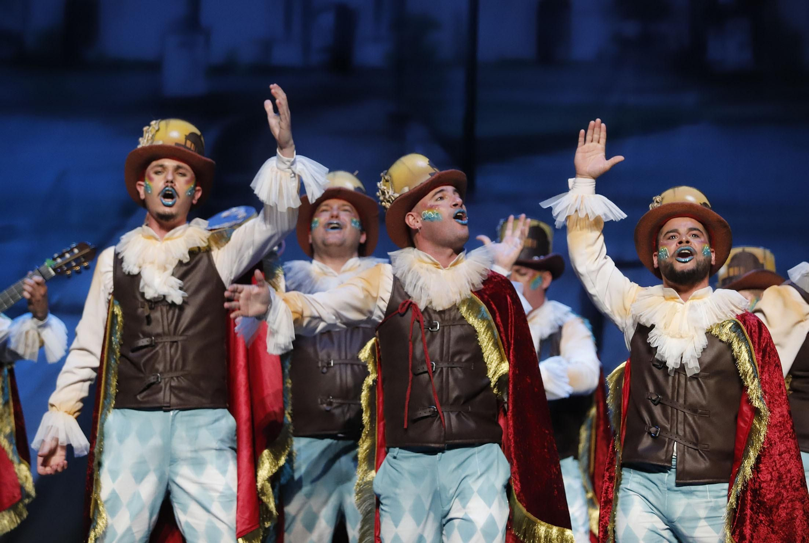 Imágenes de la actuación de la comparsa de Cádiz Los Piraos en el Carnaval Colombino