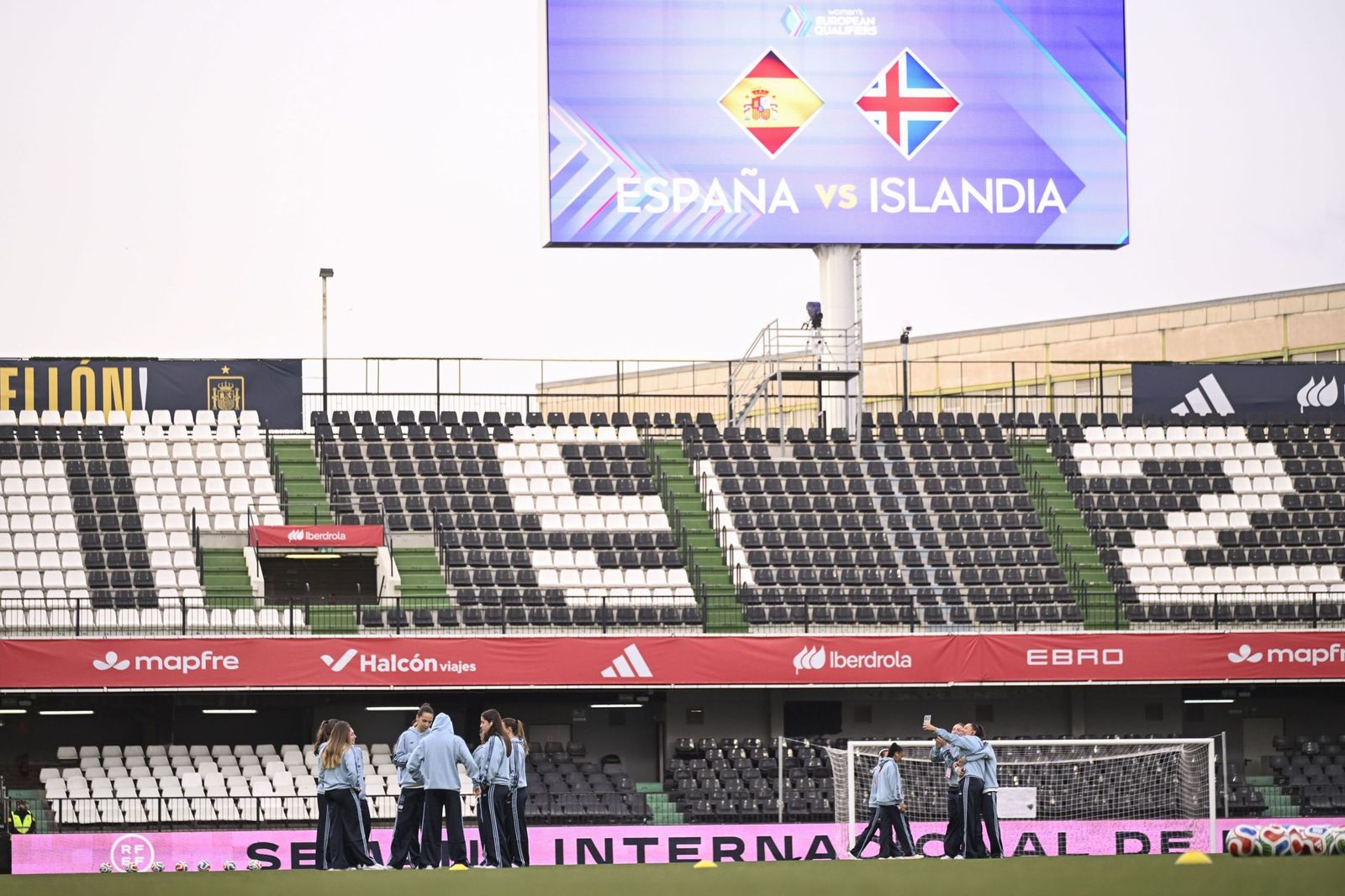 Las fotos del España-Islandia de fútbol femenino