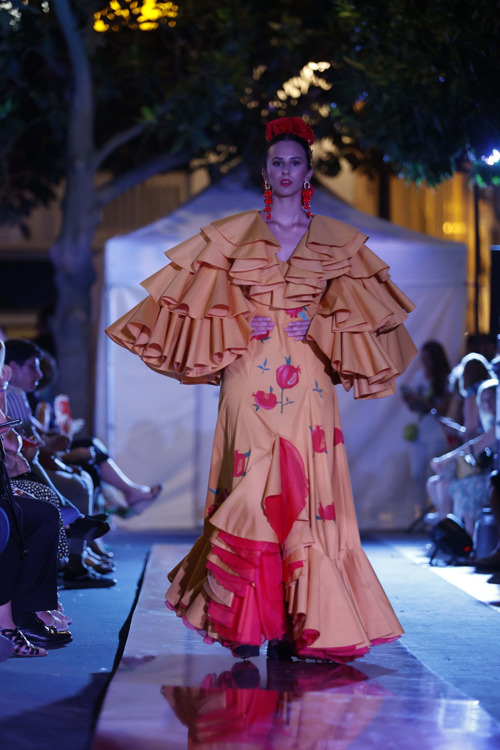 Las imágenes del Desfile de Jóvenes Diseñadores en la Plaza de la Magdalena