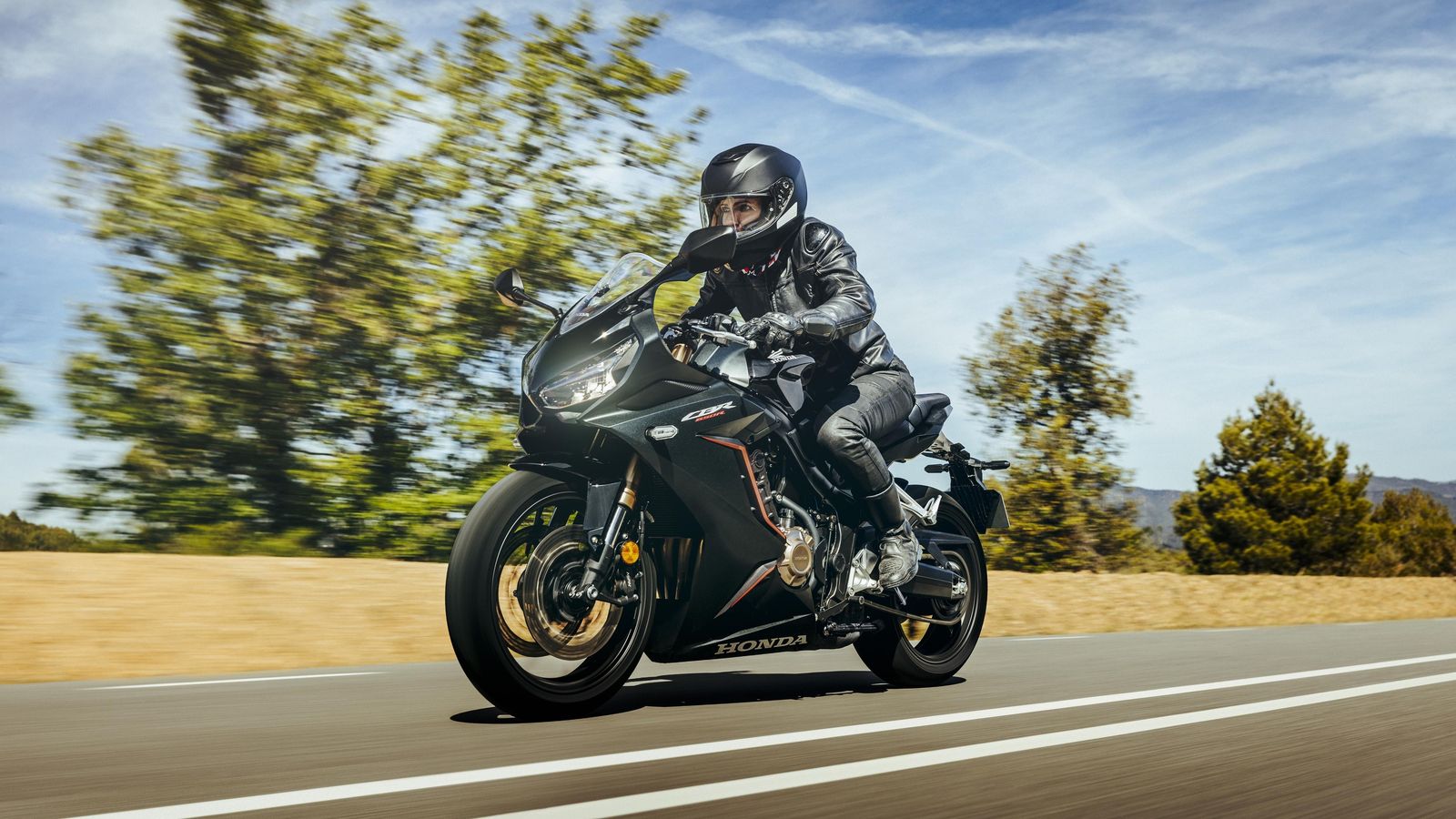 En el sector de las motos, las que más crecen son las de mayor cilindrada, mientras que las que más disminuyen son las de menos de 125 cc.