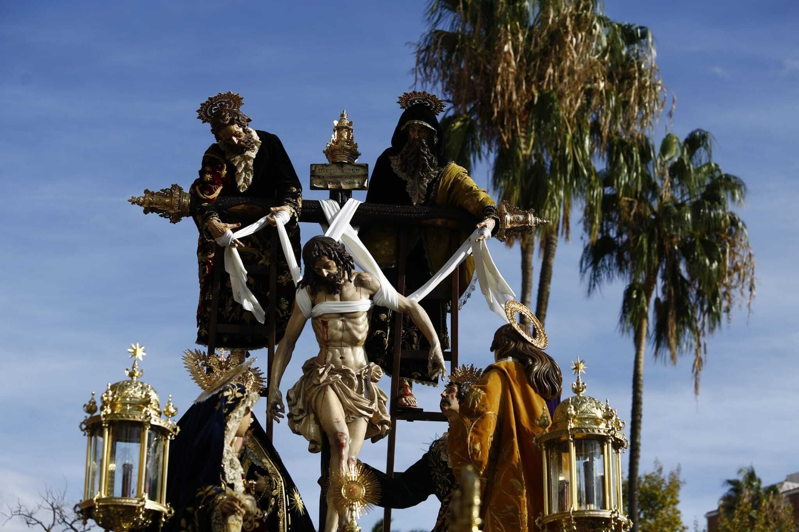 Las fotos del Sagrado Descendimiento en la procesión Magna de Málaga