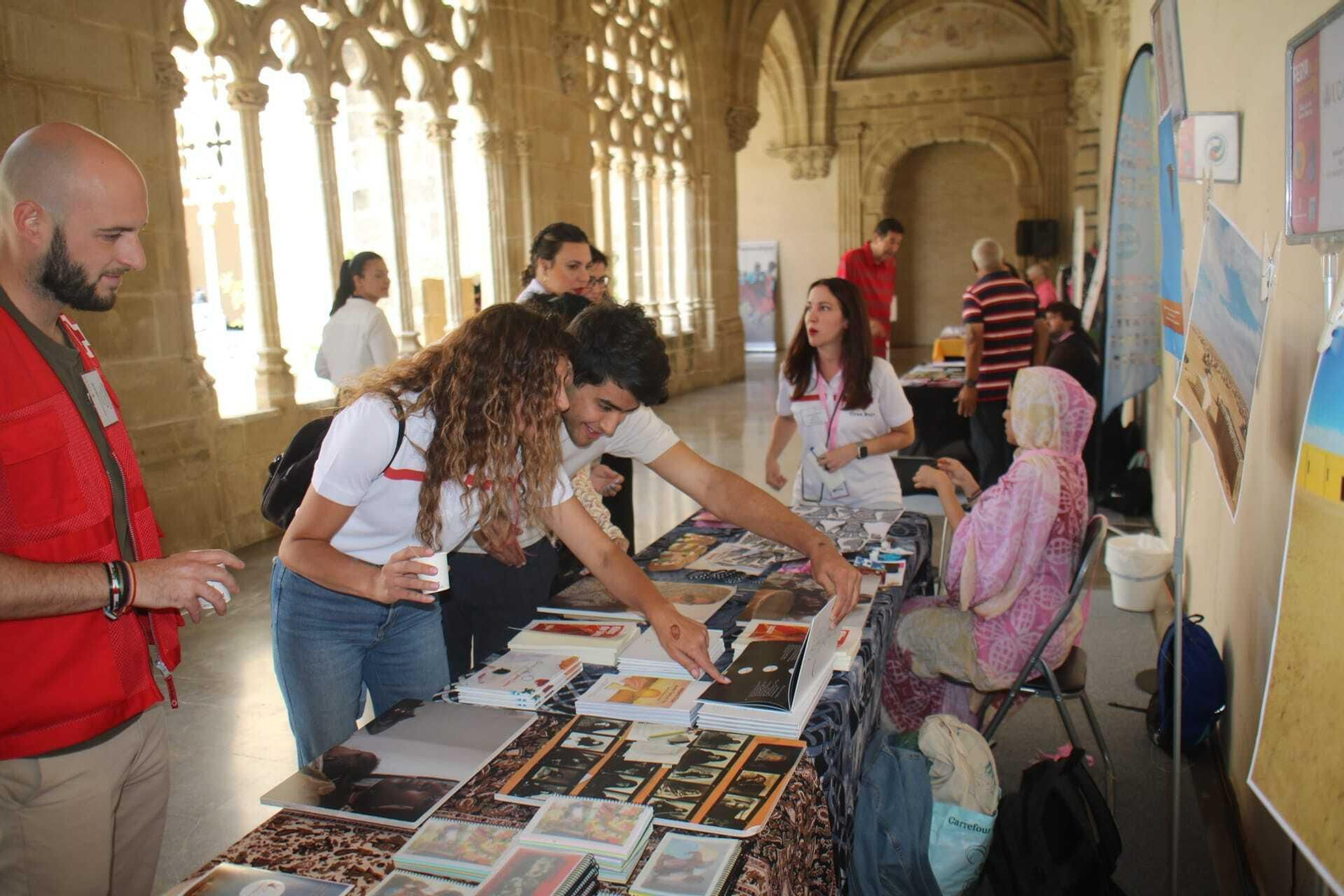 Feria de la Diversidad en los Claustros de Santo Domingo de Jerez