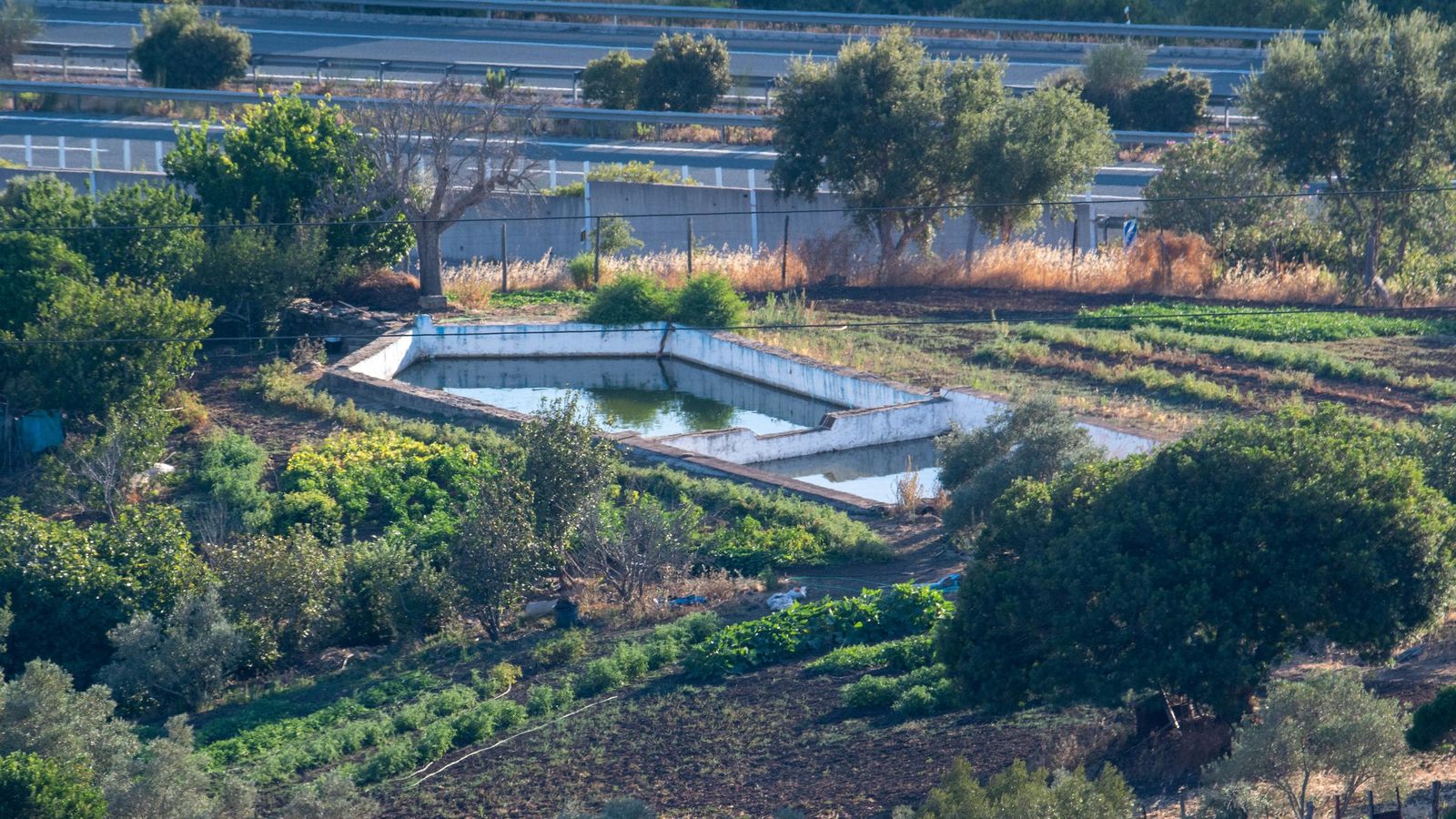 Vista de la alberca del Molino de La Teja.