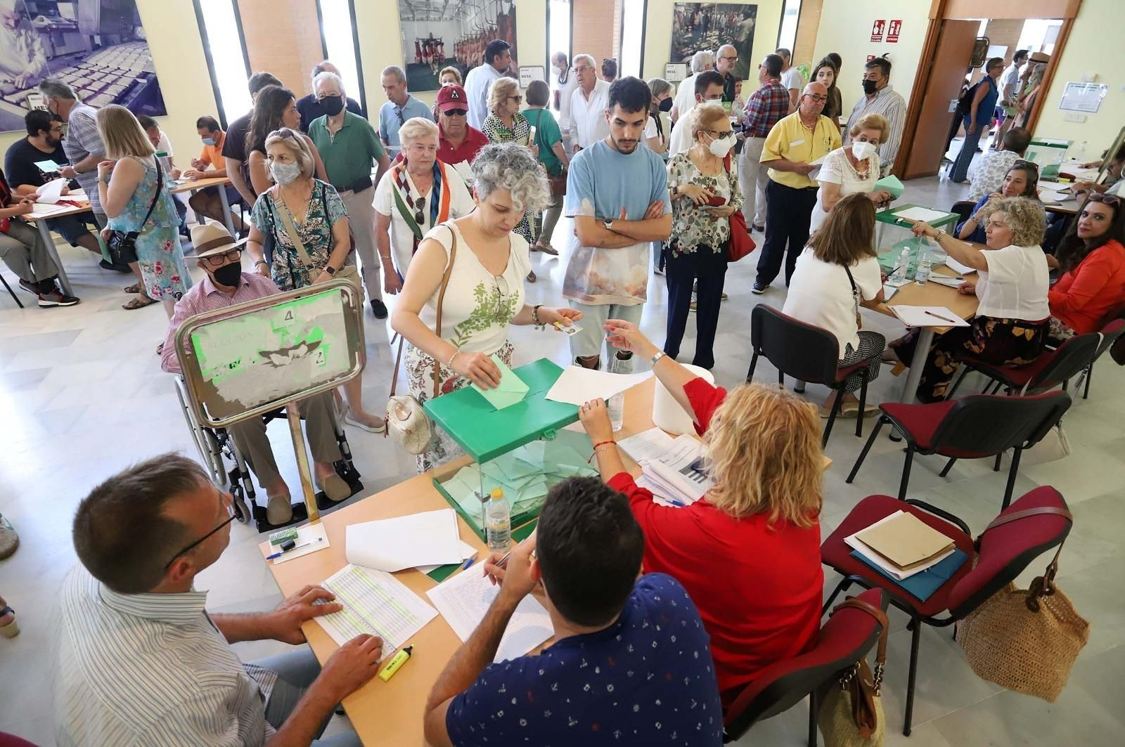 Elecciones Andalucía: Las primeras imágenes de las jornada en Huelva