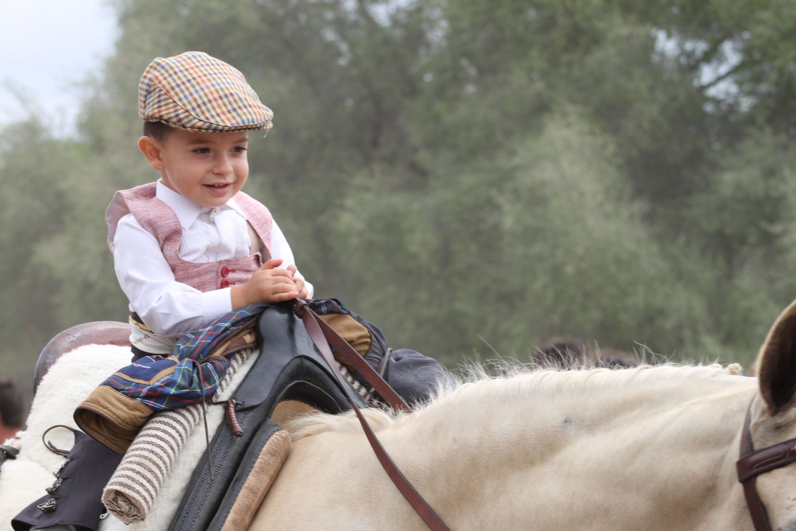 Salida procesional de la Virgen de los Santos en Alcalá