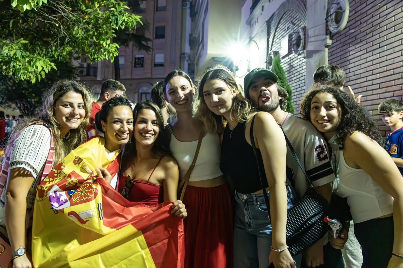 La euforia jiennense por la victoria de España, imágenes