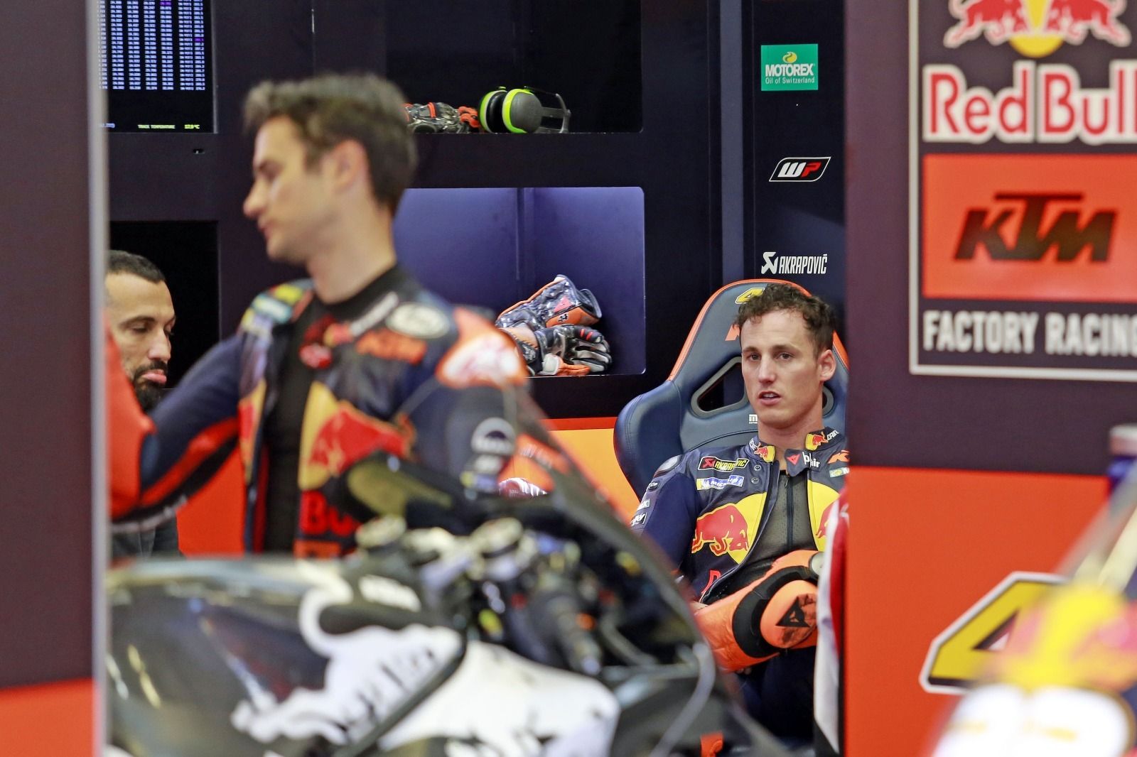 Pol Espargaró podría cambiar el box de KTM por el de Honda.