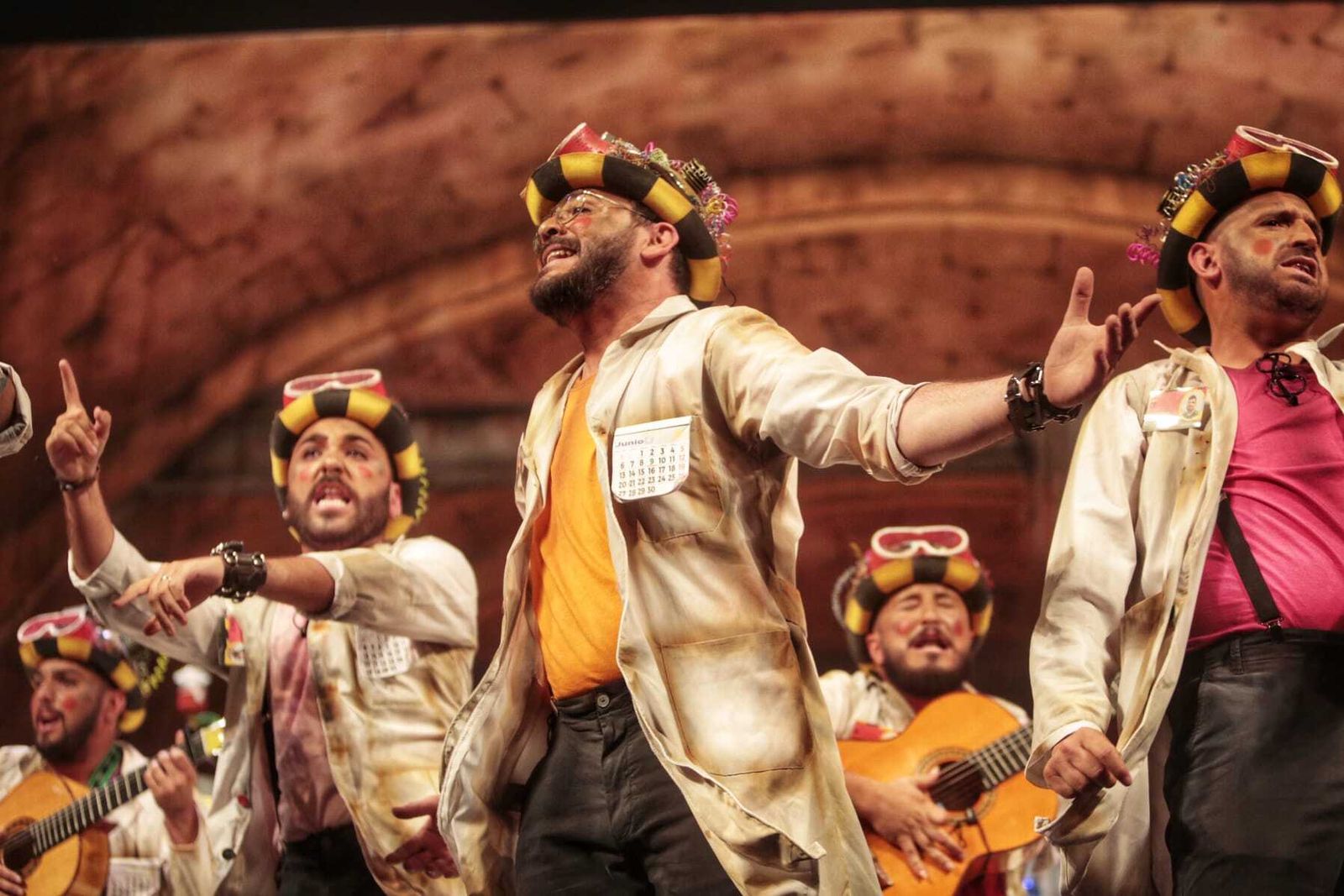 Comparsa "Me meto o no me meto".