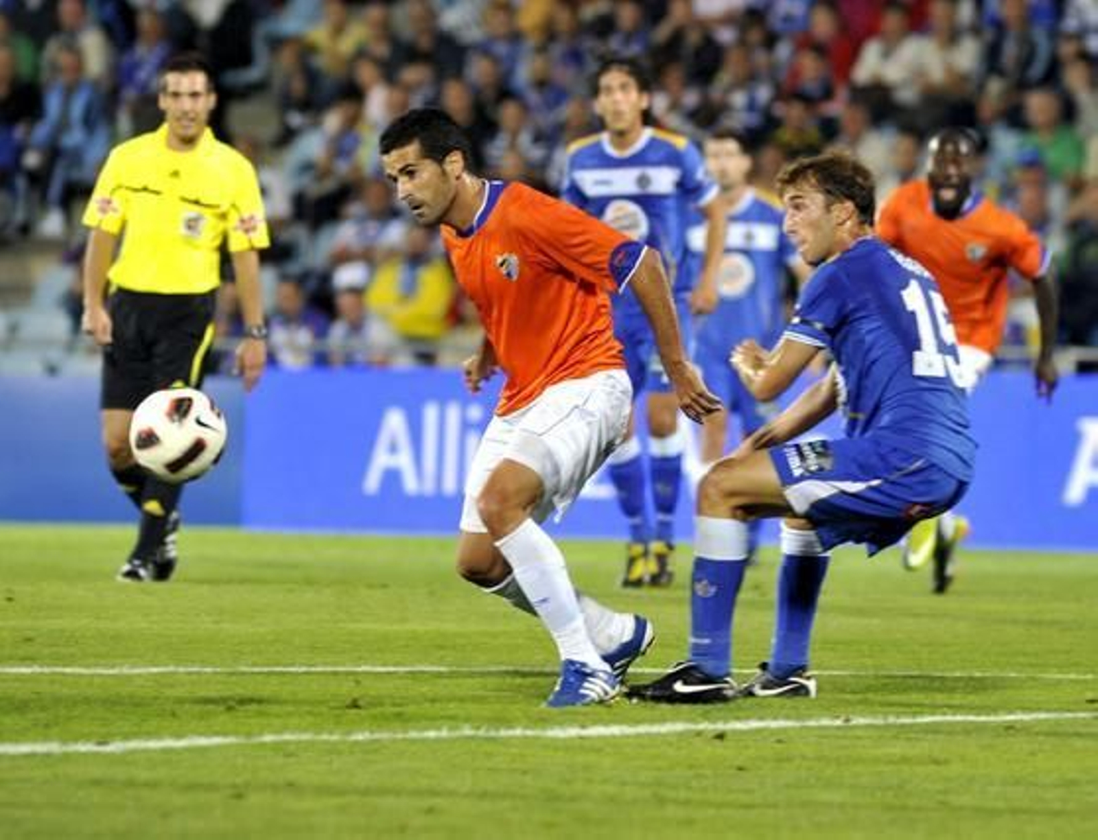 El Málaga gana su segundo partido de la temporada en Liga en casa del Getafe. / EFE