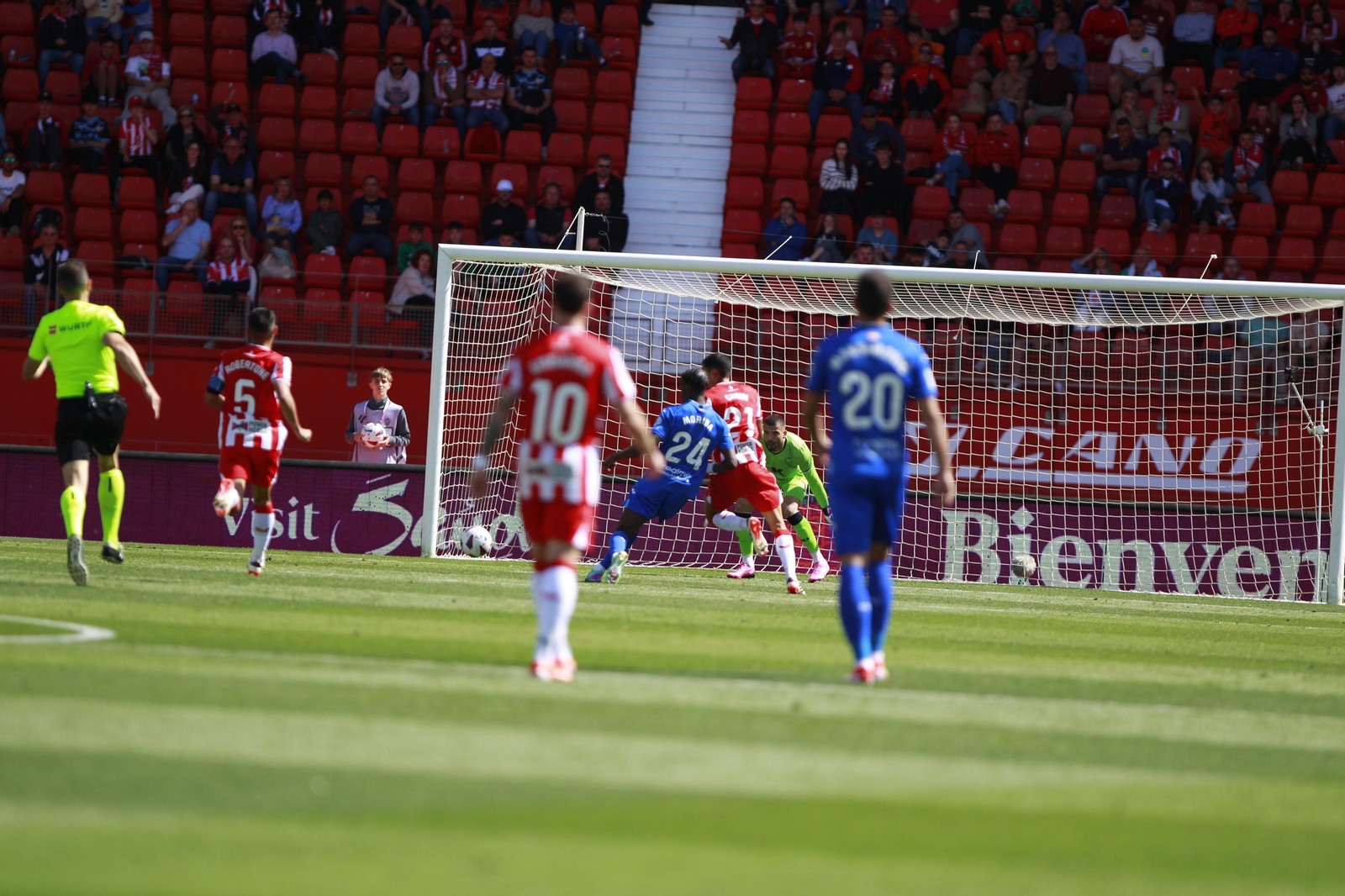 Las imágenes del triste descenso de la UDA ante el Getafe