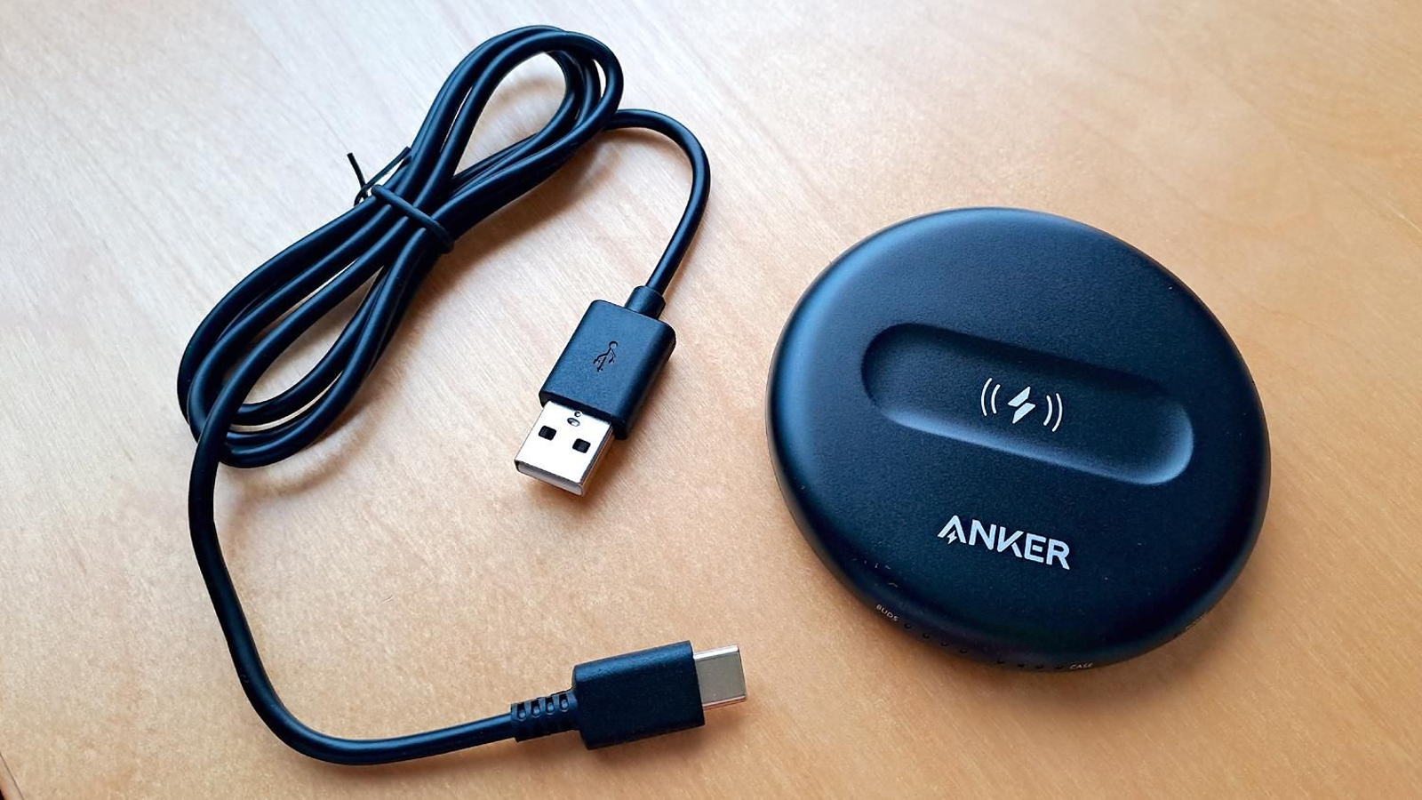 Cargador inalámbrico para los auriculares Echo Buds de Amazon