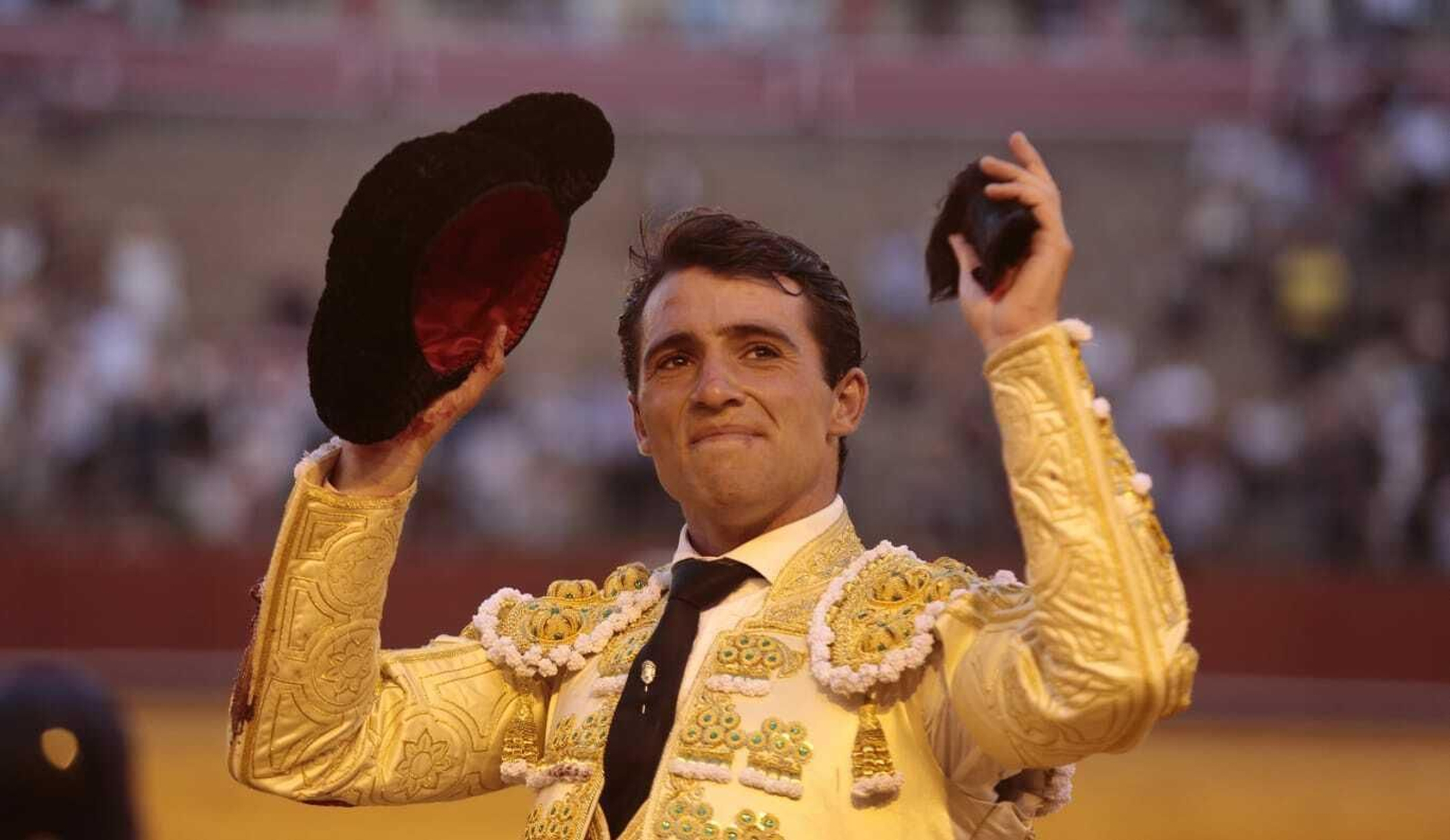 Rafael Serna, en una tarde de triunfo en la plaza de la Maestranza. Rafael Serna, en una tarde de triunfo en la plaza de la Maestranza.
