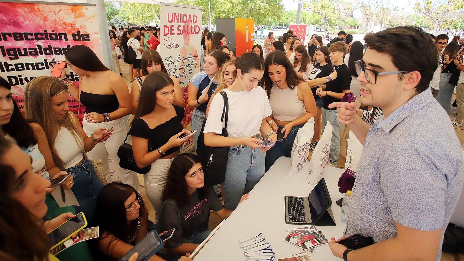 Imágenes de la bienvenida a los nuevos estudiantes de la Universidad de Huelva