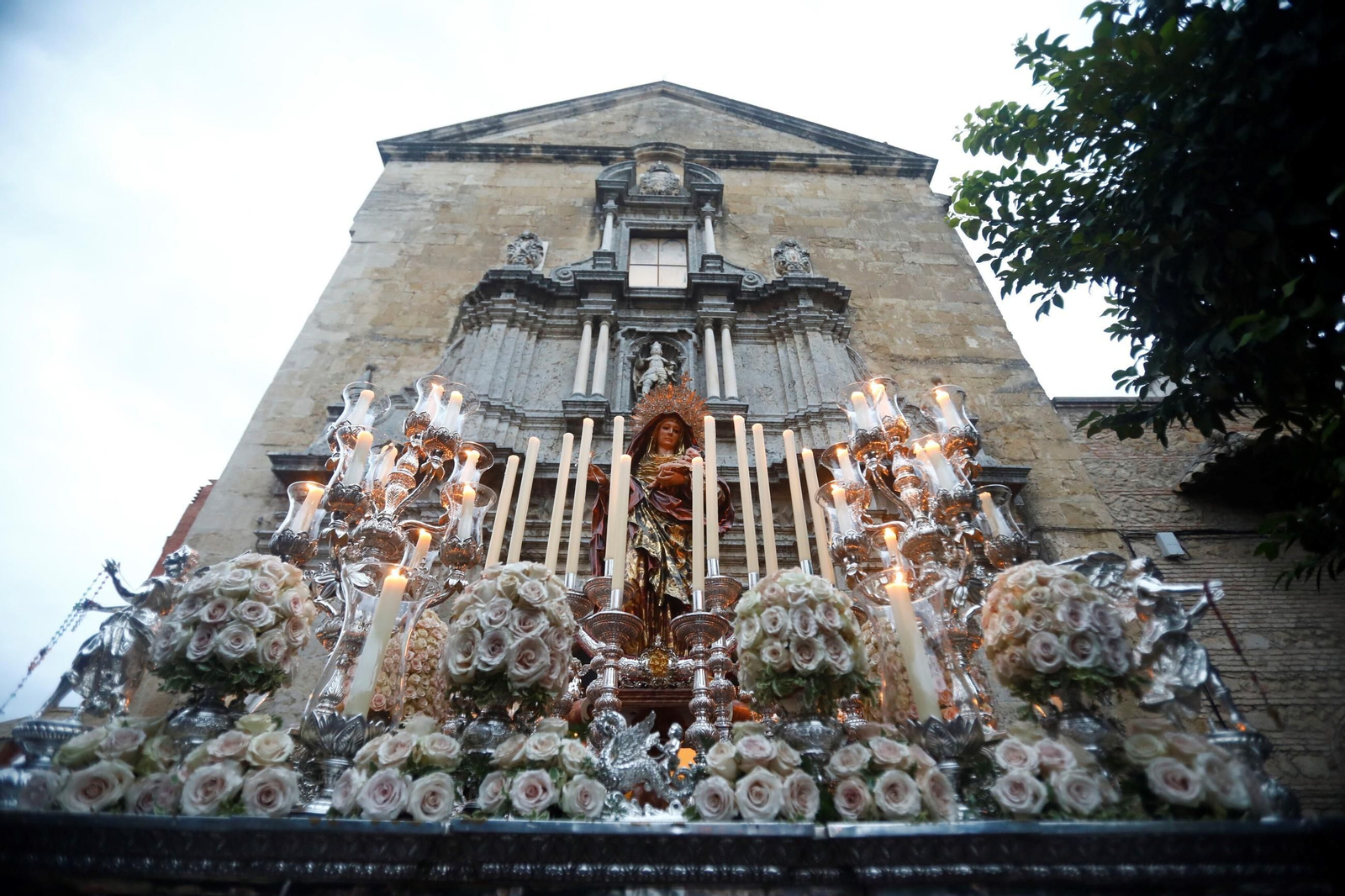 La Virgen del Amparo, durante la salida procesional del año pasado. La Virgen del Amparo, durante la salida procesional del año pasado.