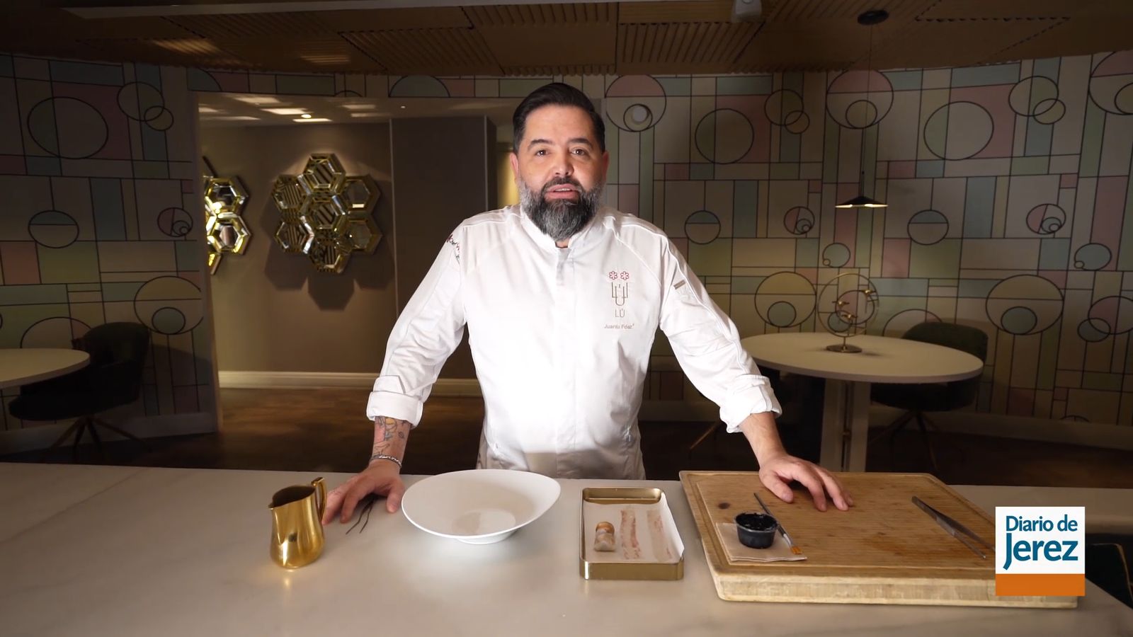 Así cocina Juanlu Fernández, de Lú Cocina y Alma, su plato Estrella Michelin de chocos a la cochambrosa