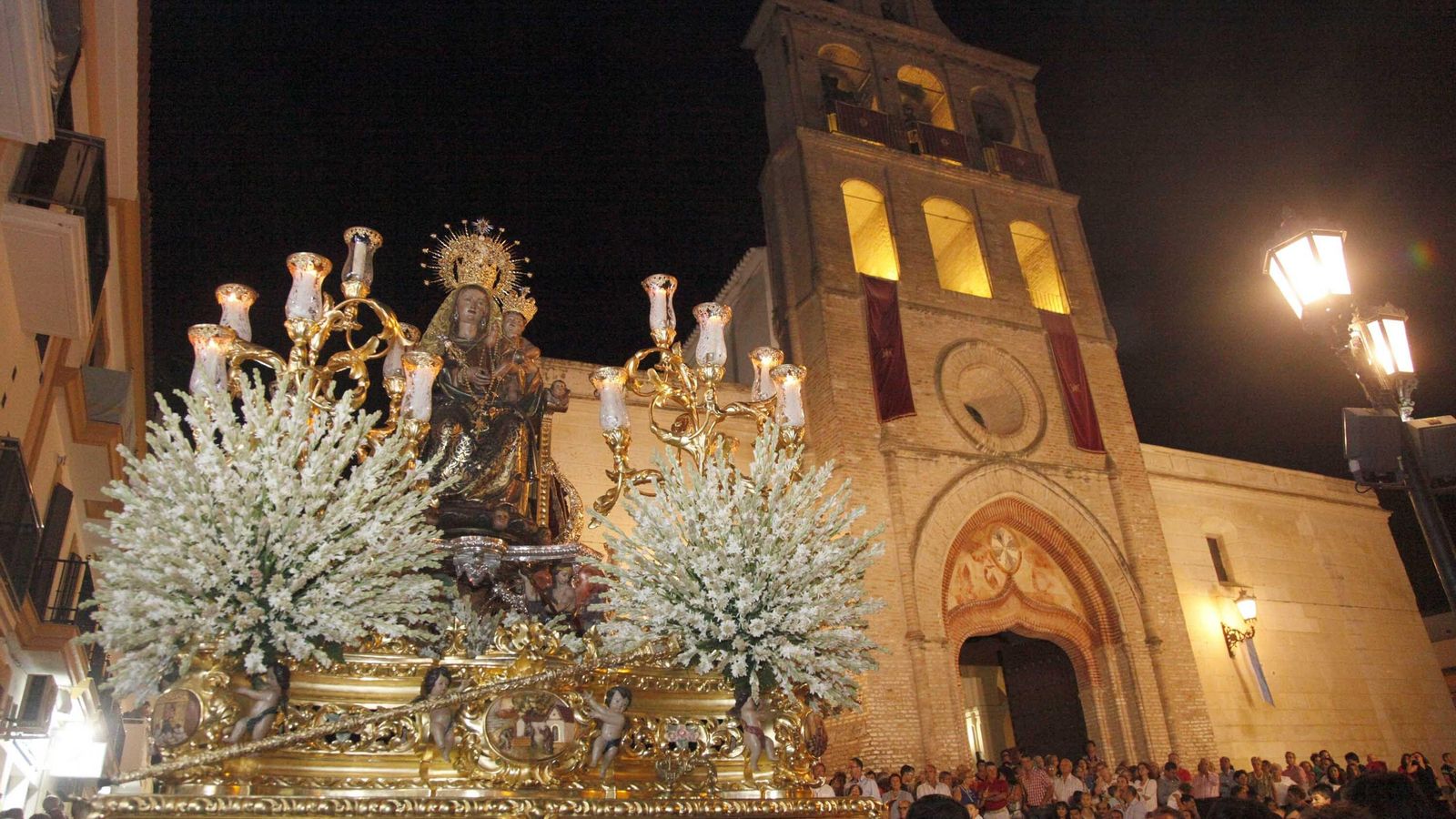 Procesión de la Virgen de la Bella por Lepe