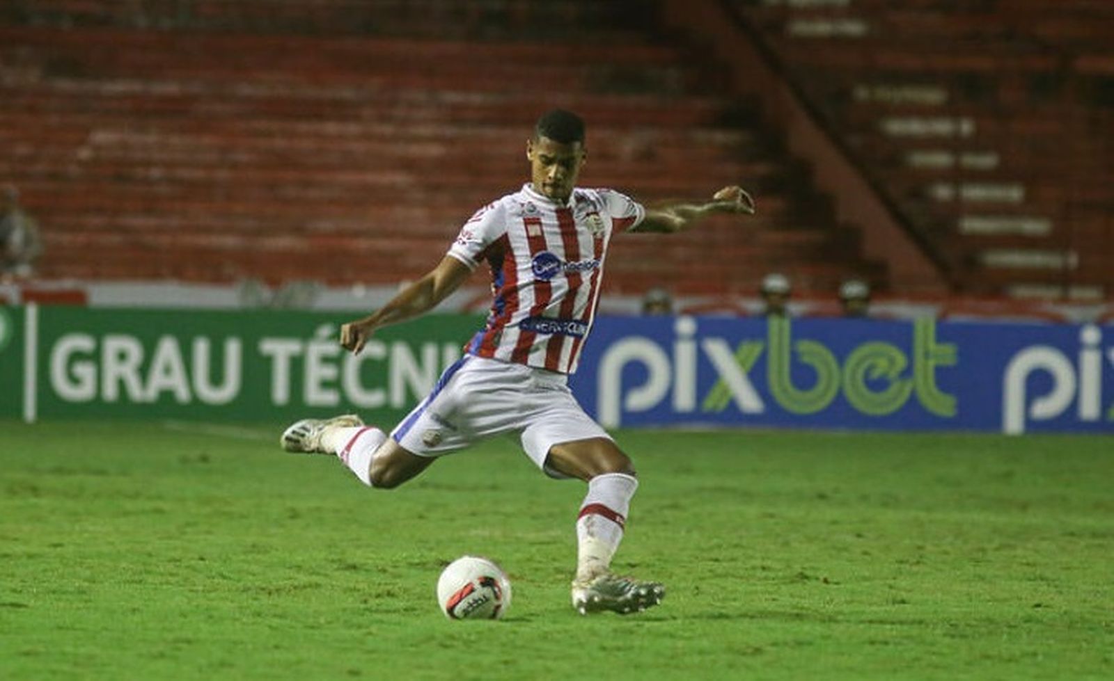 El central brasileño ha estado cuatro años en el Náutico