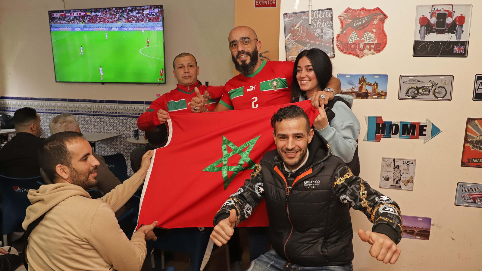 Fotos del ambiente durante el Marruecos - España en Algeciras