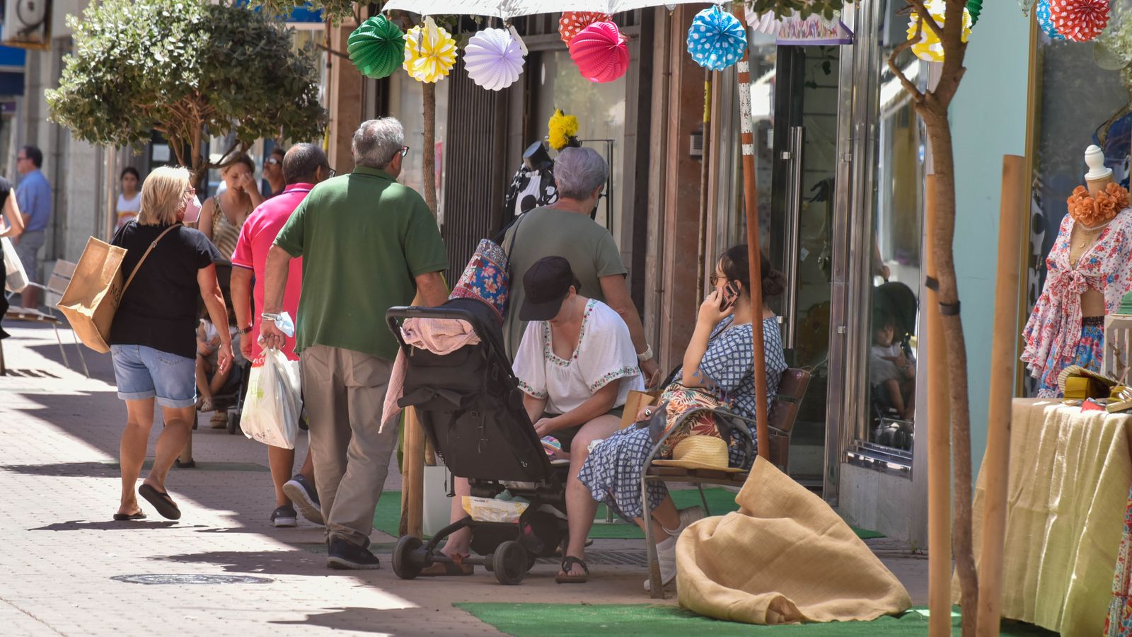 Las fotos del Sábado de Farolillos en el centro de La Línea