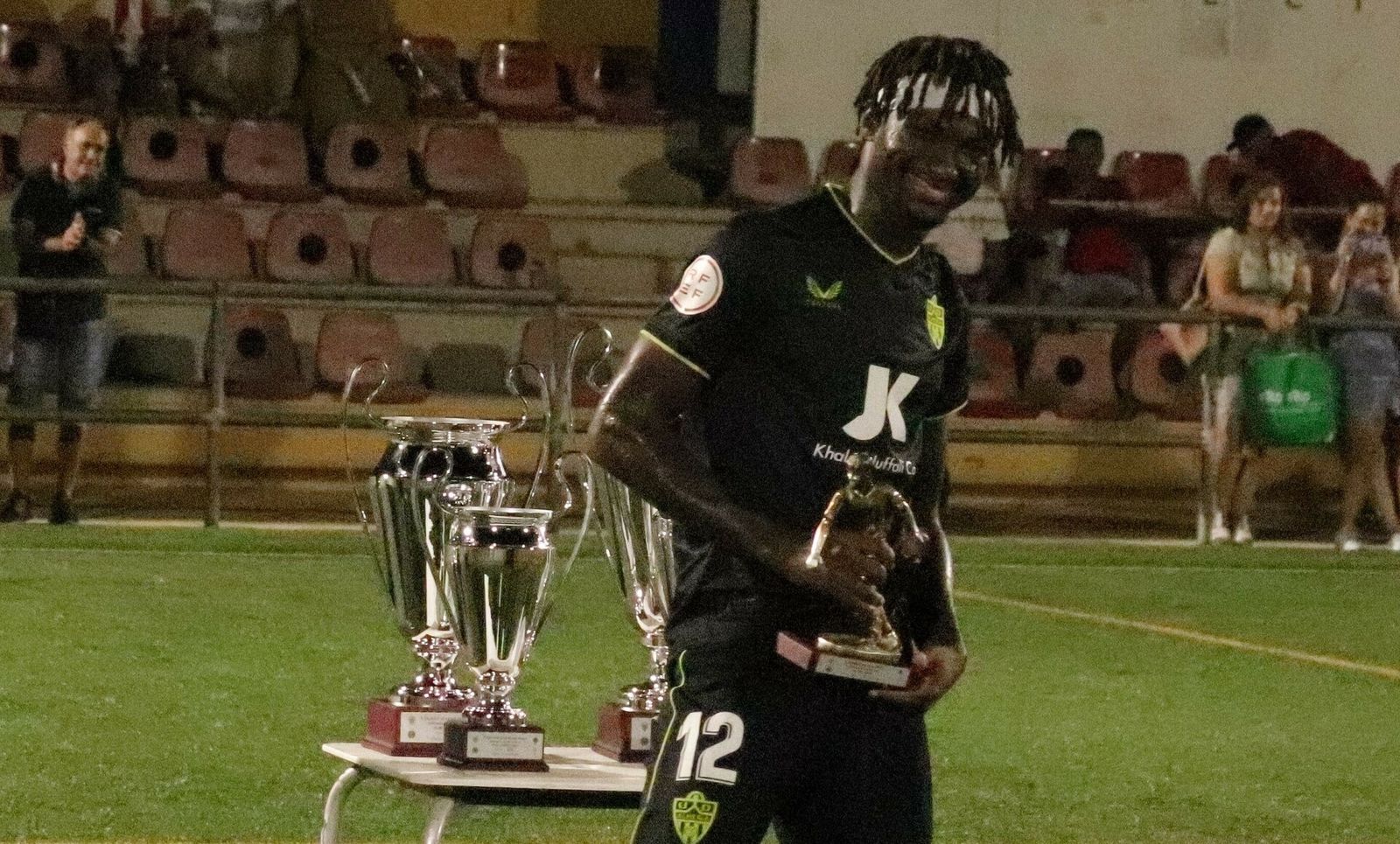 El centrocampista nigeriano fue elegido mejor jugador del X Torneo de Feria