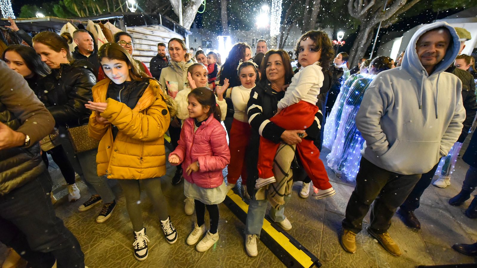 El encendido del alumbrado de Navidad de San Roque, en imágenes