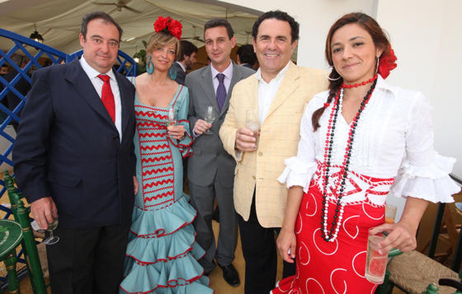 El director general del Grupo Joly, Tomás Valiente, con el delegado municipal de Turismo, Juan Manuel García Bermúdez, y personal de Turismo: Silvia Díez y María del Mar Carrasco.

Foto: Vanesa Lobo