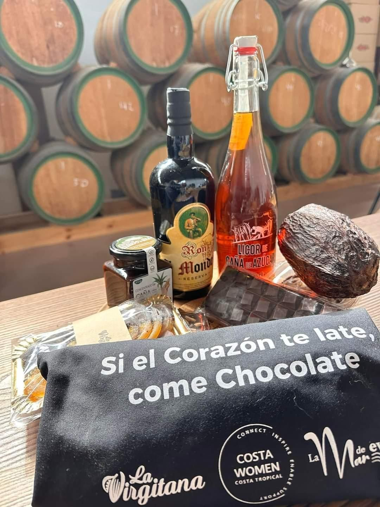Ron El Mondero y Chocolates La Virgitana se dan la mano para exponer los productos de la Costa Tropical