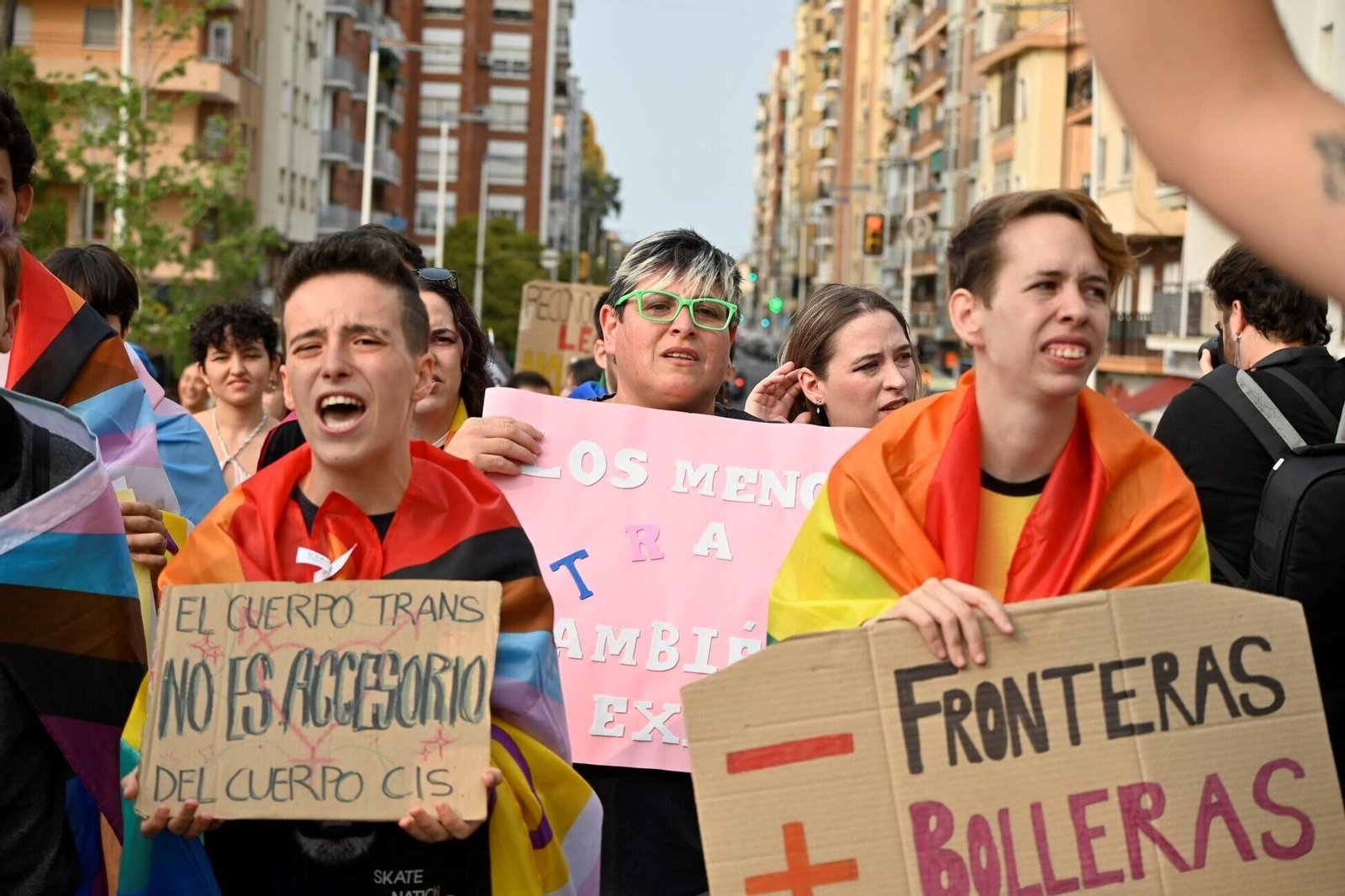La Marcha del Orgullo LGTBIQ+ inunda de libertad y respeto las calles de Huelva