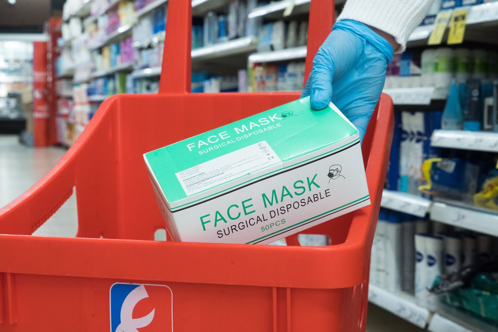 Los supermercados Eroski reducen un 80% el precio de sus mascarillas: 15 céntimos por unidad