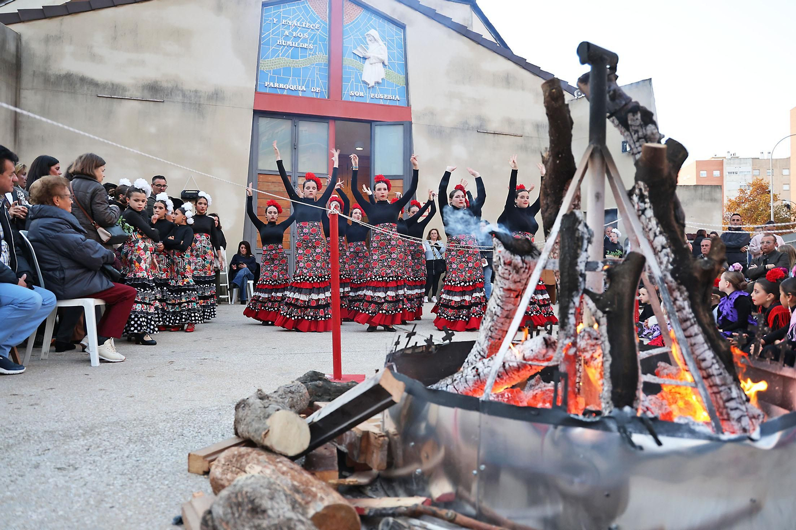 Imágenes del ambiente en la Zambomba Sor Eusebia