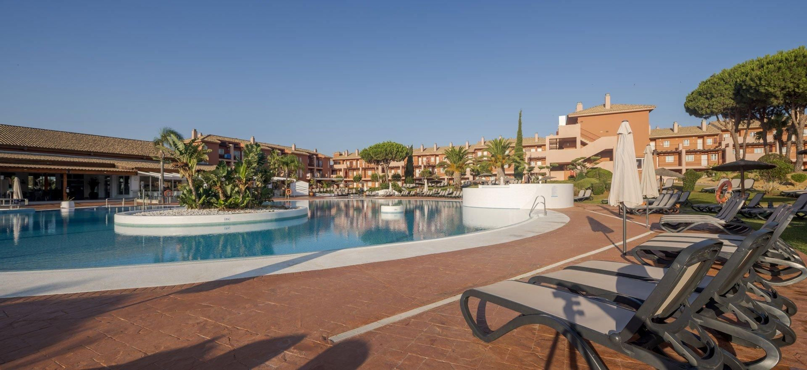 Así son los hoteles que la cadean Ilunion, de la ONCE, tiene en la provincia de Cádiz.