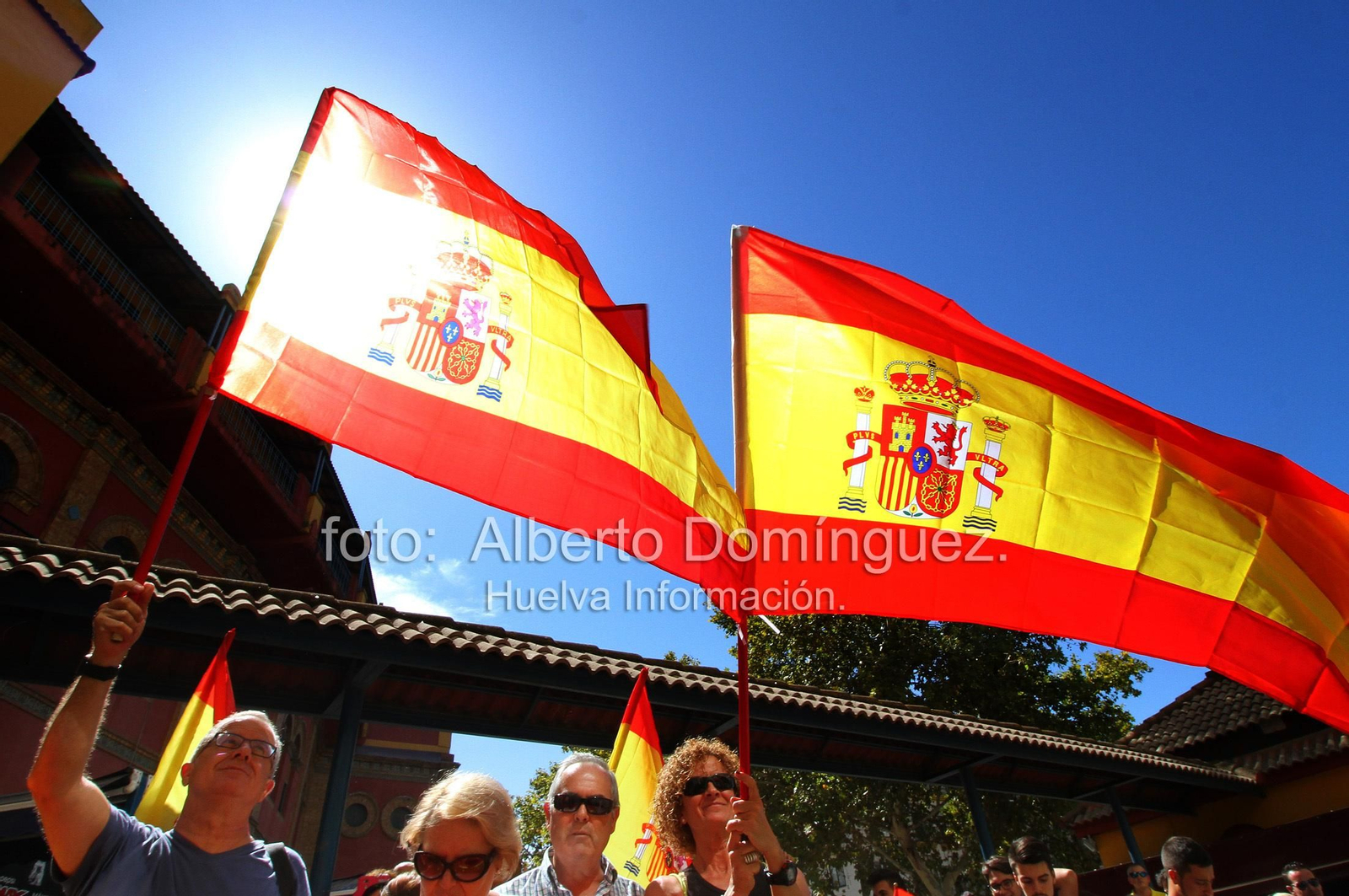 Imágenes de la expedición de Guardias Civiles de Huelva rumbo a Cataluña.