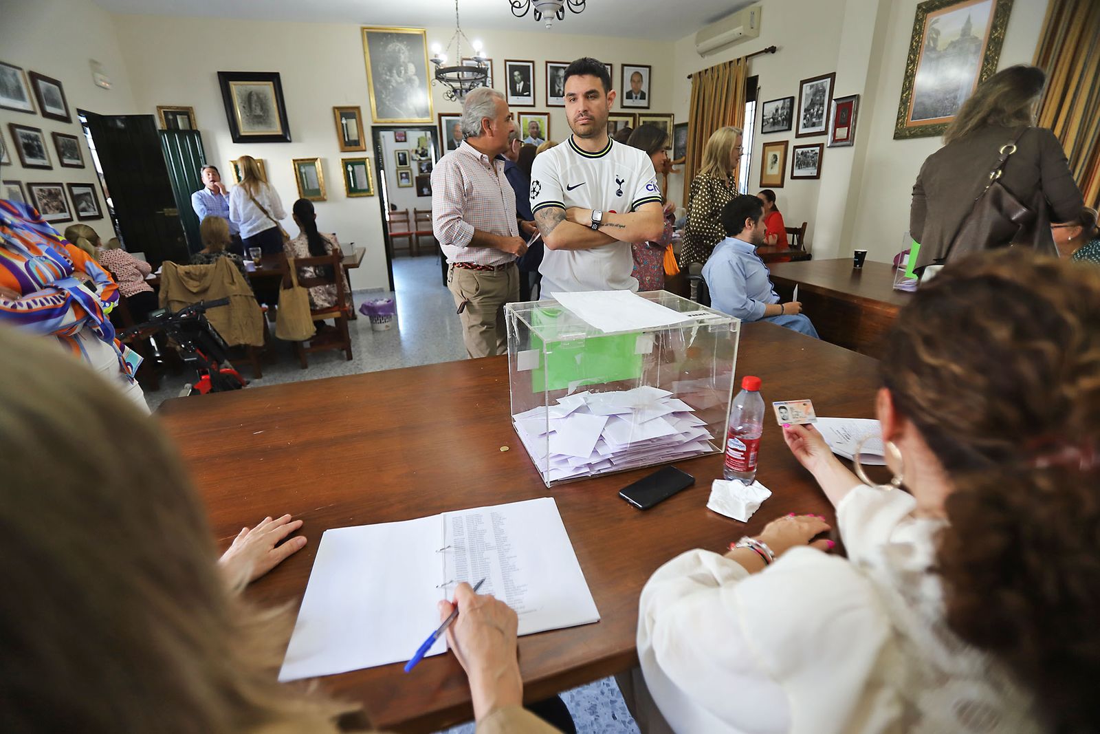 Imágenes del ambiente en las votaciones de la Hermandad del Rocío de Huelva