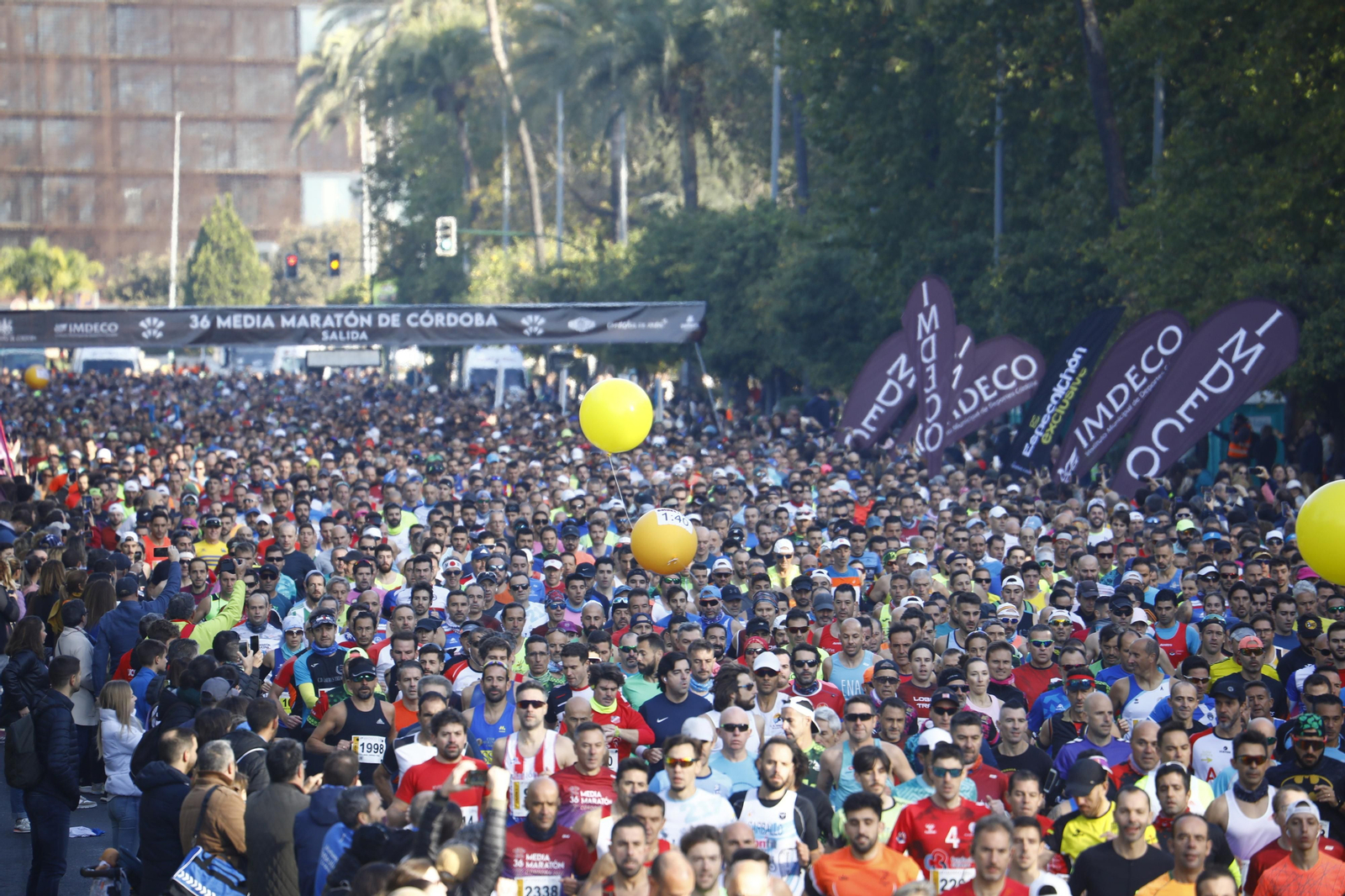 Las imágenes de la salida de la 36 Media Maratón de Córdoba