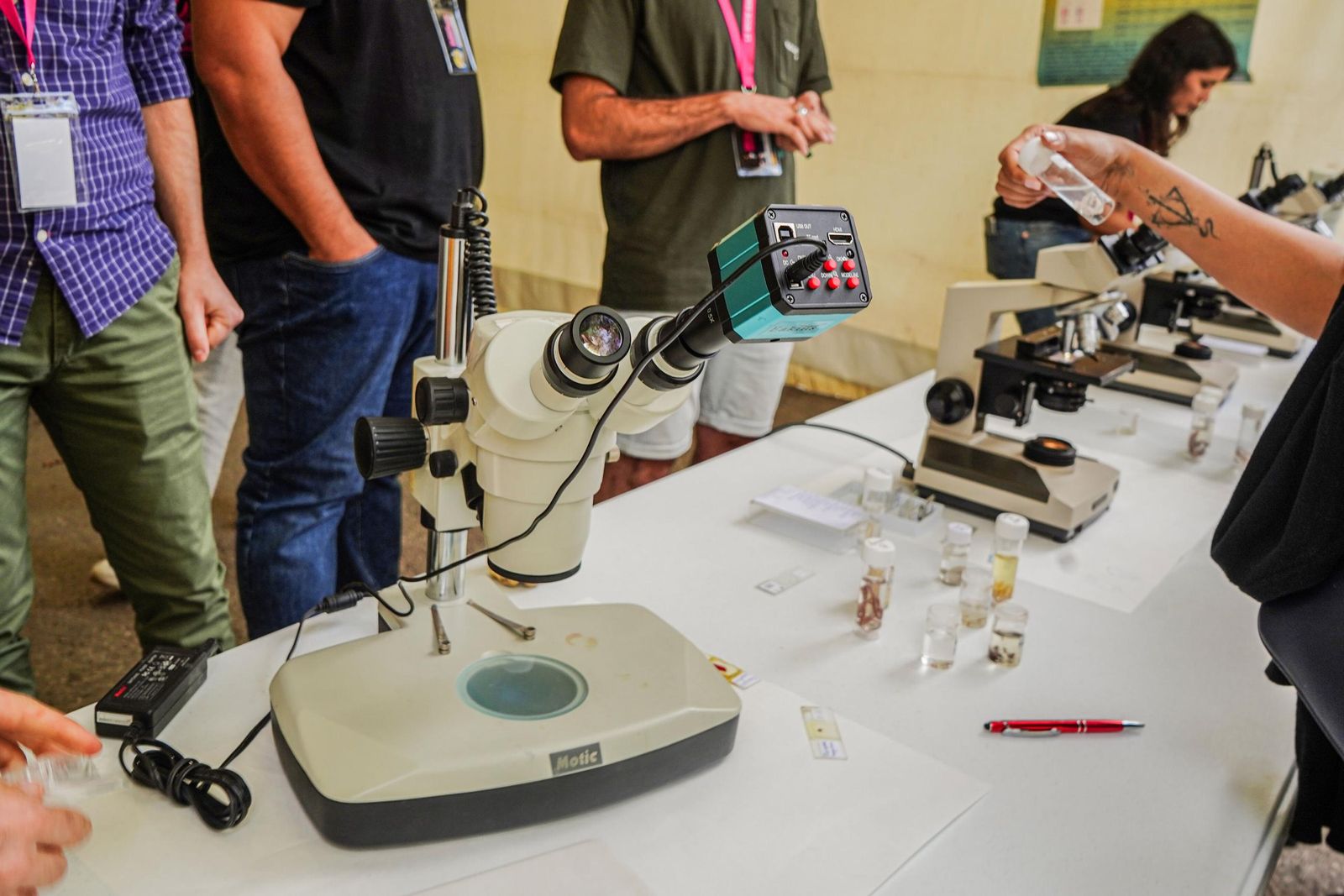 Las mejores imágenes de la Noche de los Investigadores en Granada