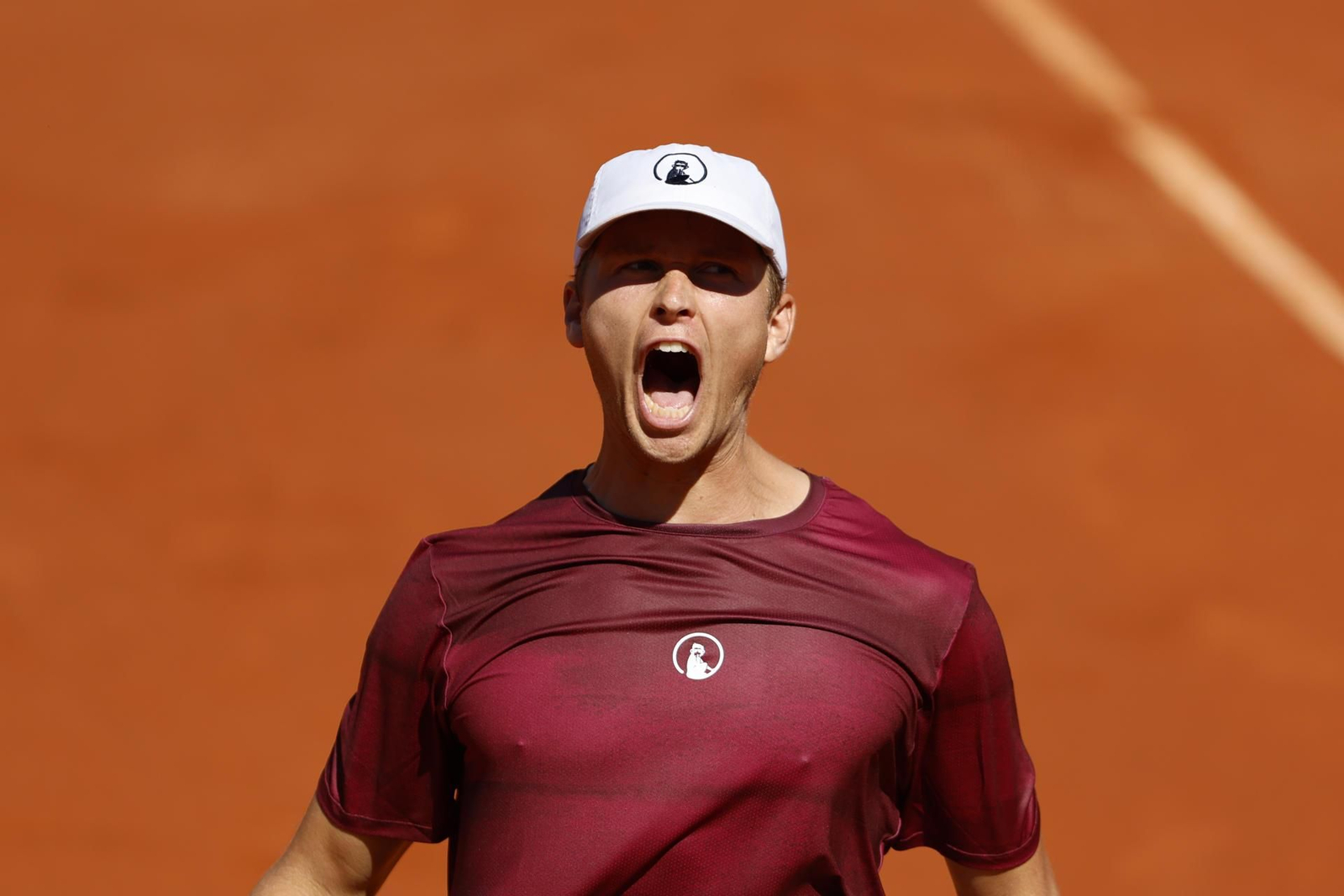 Pedro Martínez y Jaume Munar dan vida a España en la Copa Davis (1-6, 6-3 y 6-2)