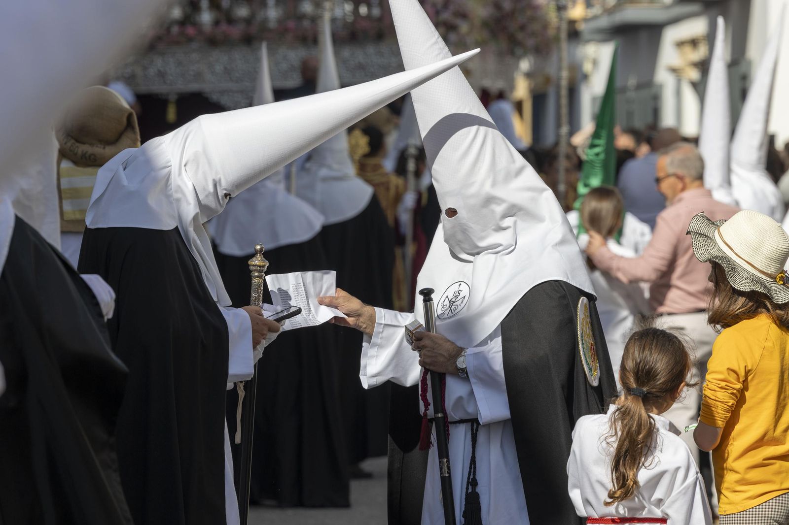 Imágenes de la salida de Flagelación en la Semana Santa de El Puerto 2025