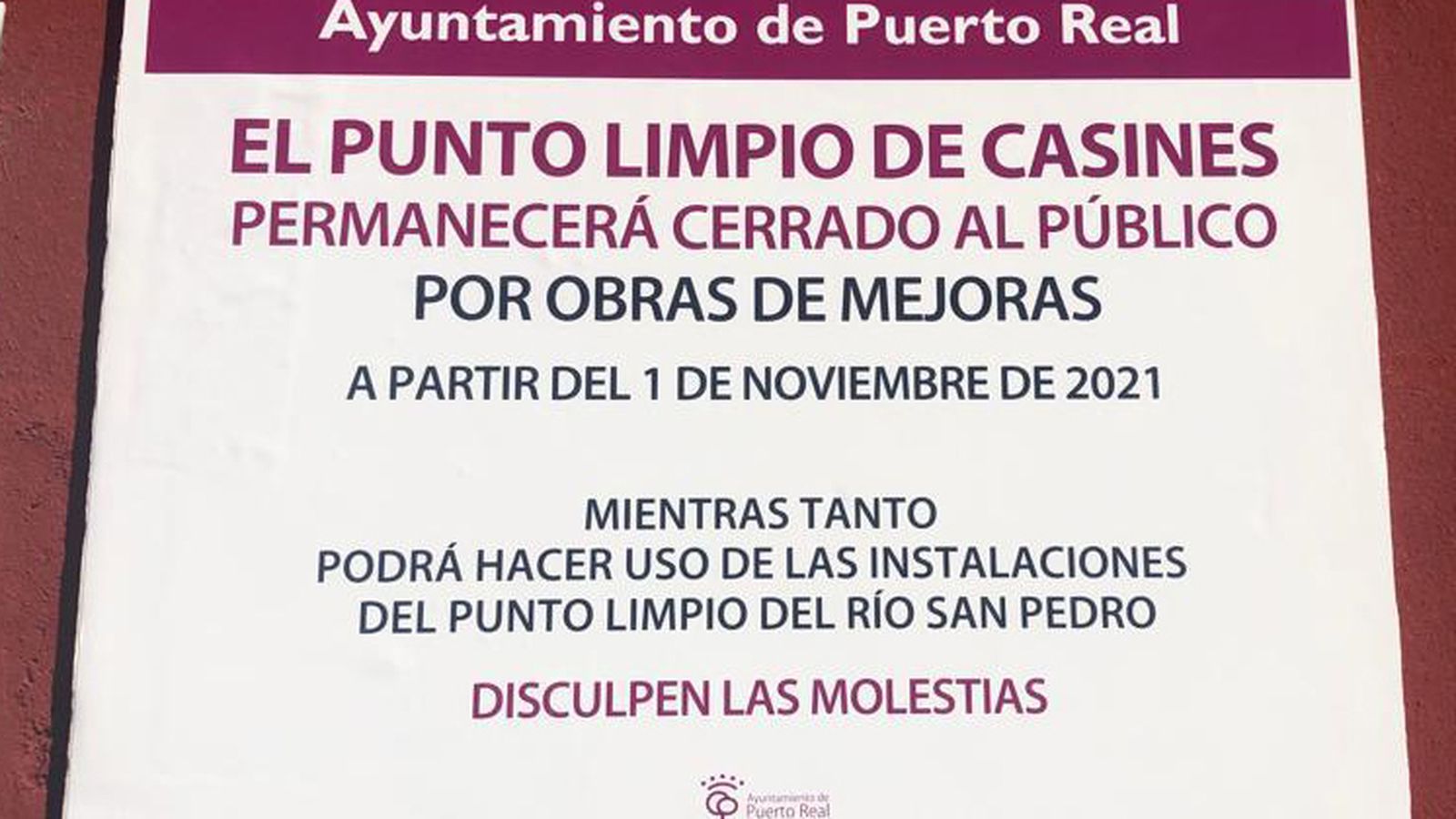 Cartel que anuncia el cierre del punto limpio por obras de mejora