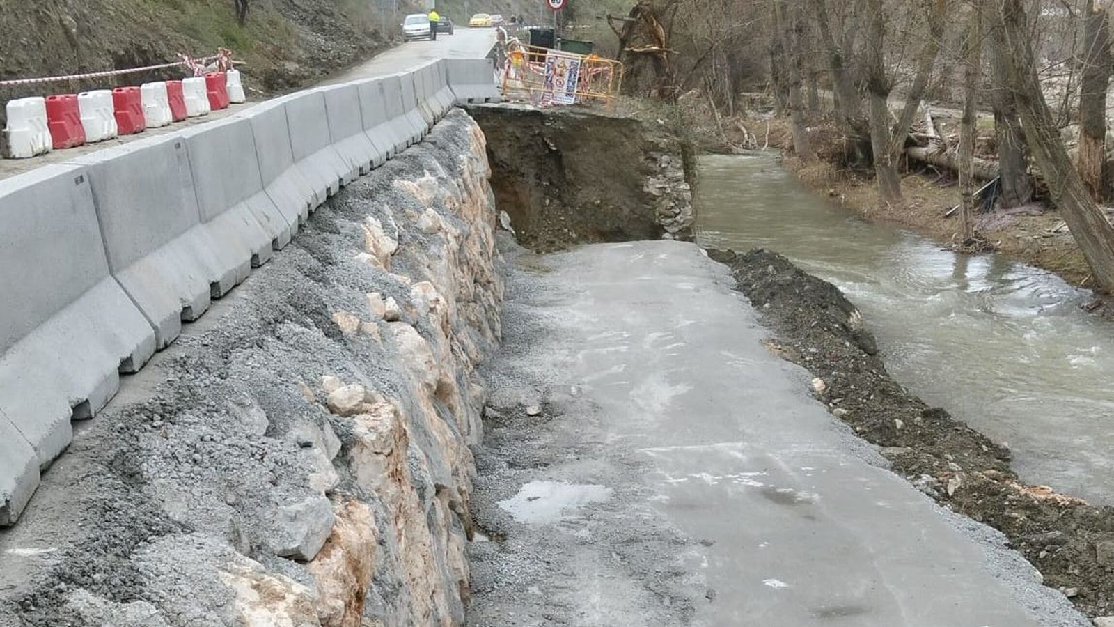 Obras en la vía afectada por el temporal