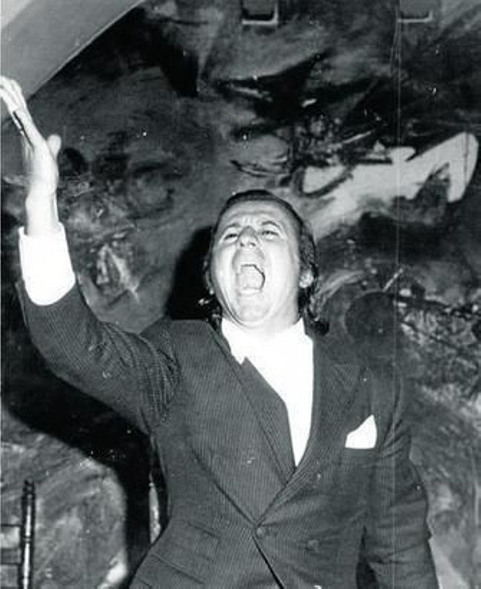 Manuel Limón durante una actuación.